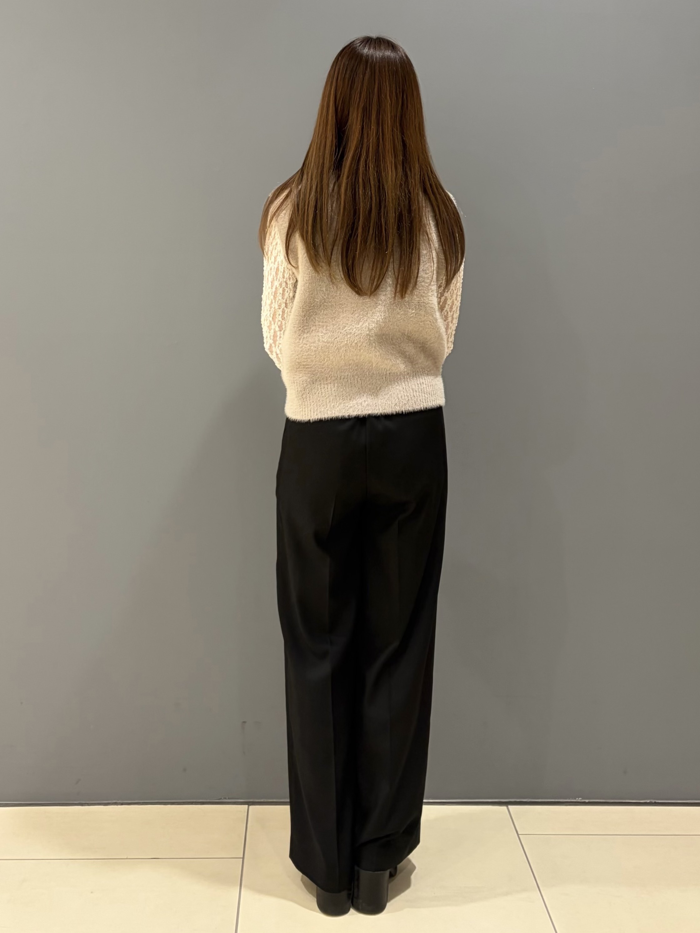 miさんの「UNTITLED｜【羽織りのインナーに】レースプルオーバー」を使ったコーディネート