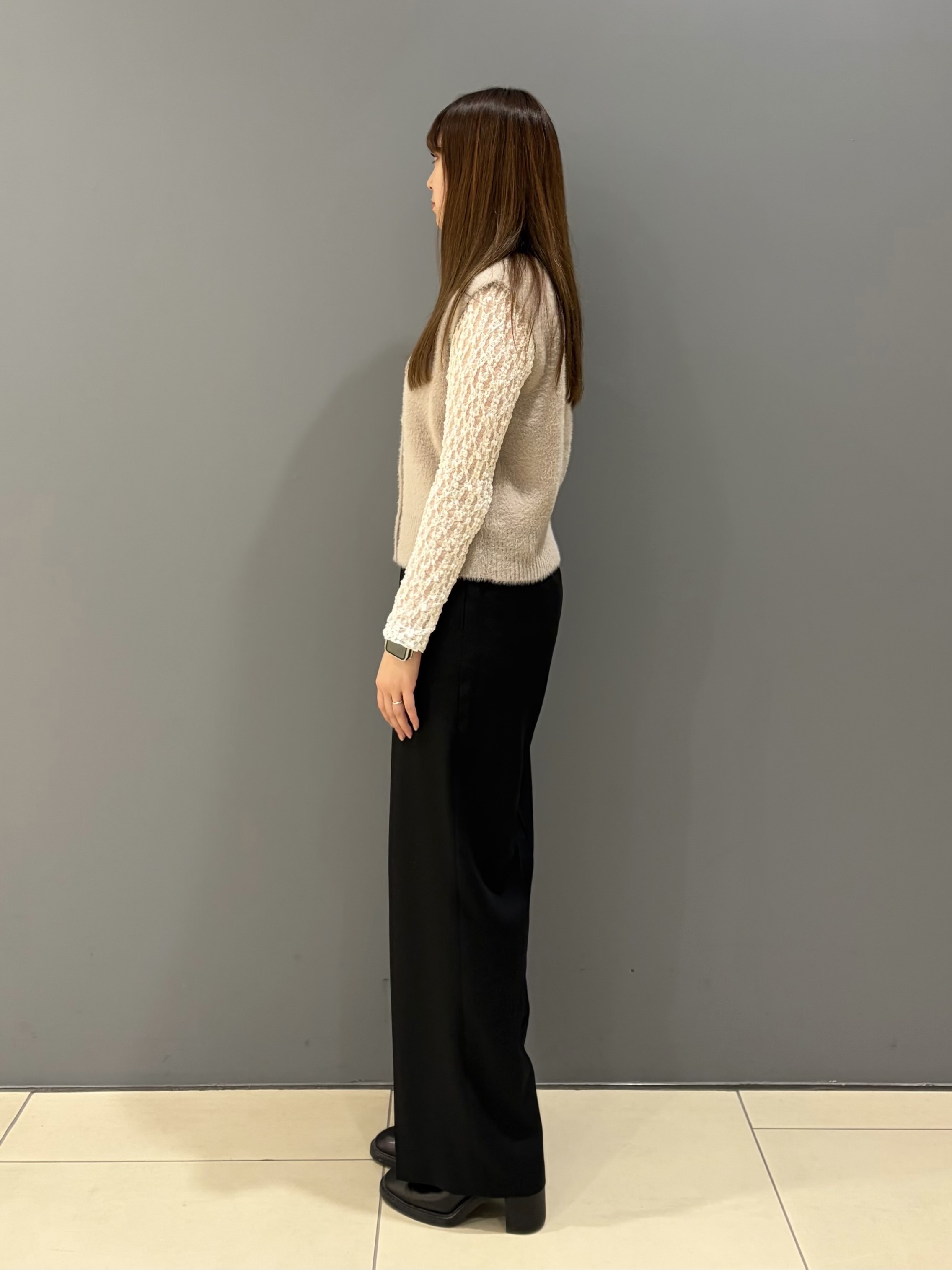 miさんの「UNTITLED｜【羽織りのインナーに】レースプルオーバー」を使ったコーディネート
