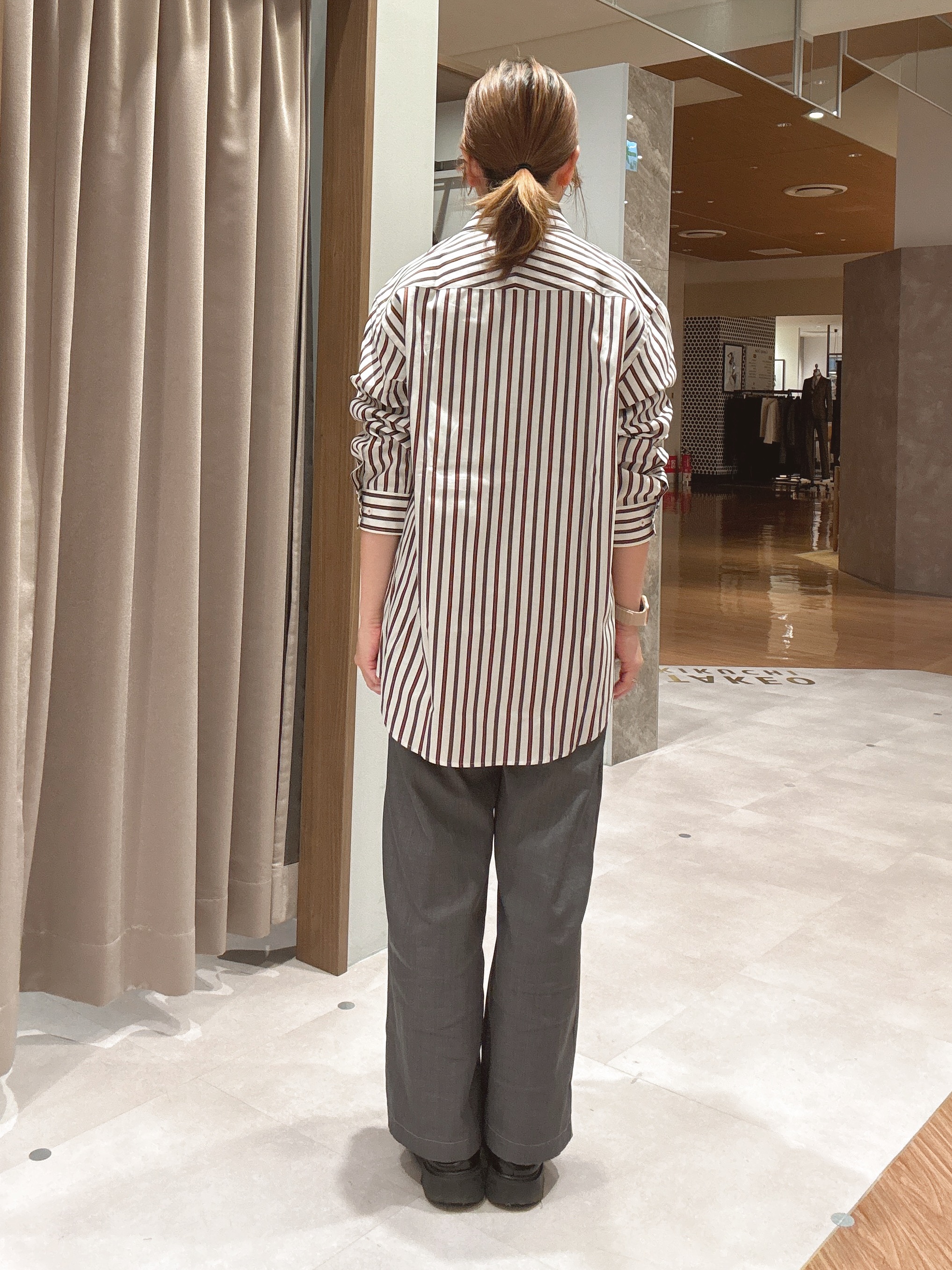 hanechanさんの「TAKEO KIKUCHI｜【BOWLER HAT LABEL】日本製オルタネートストライプシャツ」を使ったコーディネート