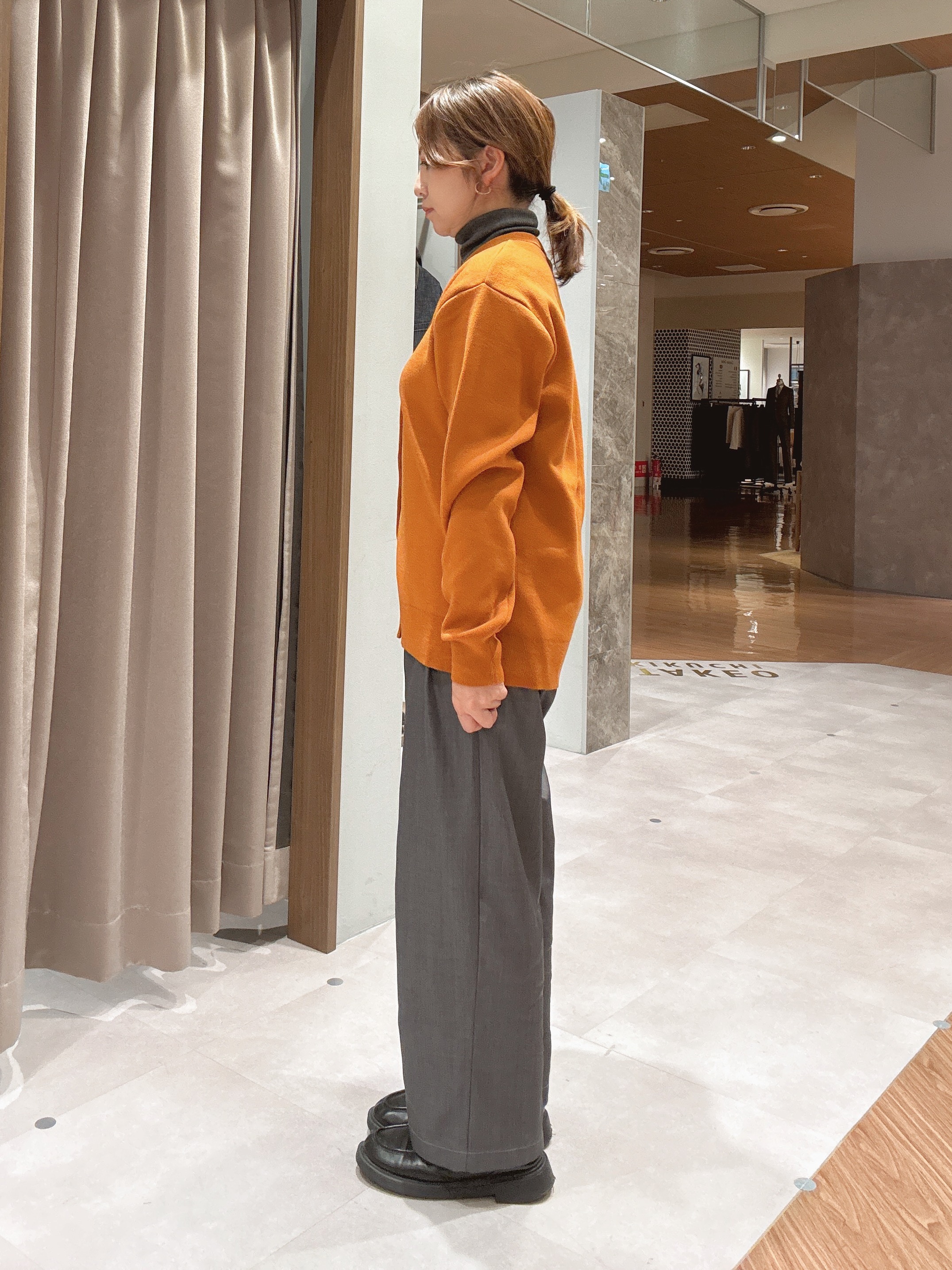 hanechanさんの「TAKEO KIKUCHI｜【BOWLER HAT LABEL】日本製クルーネックカーディガン」を使ったコーディネート