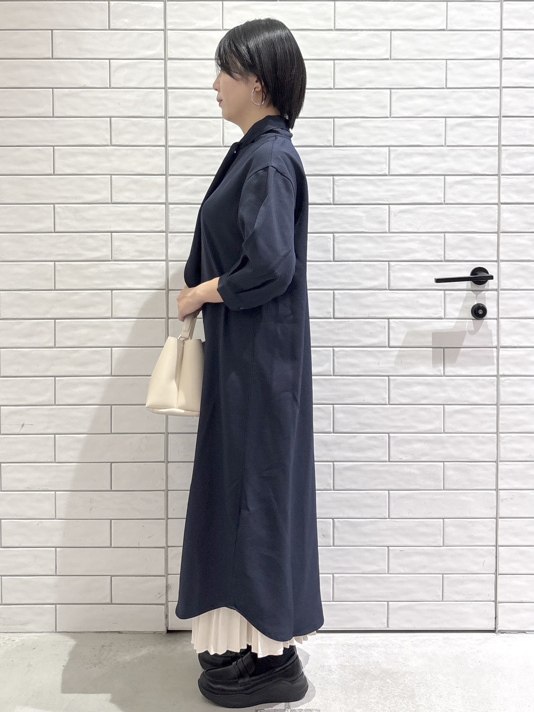 ayumiさんの「OPAQUE.CLIP｜ボウタイ付きシャツワンピース【洗濯機OK】」を使ったコーディネート