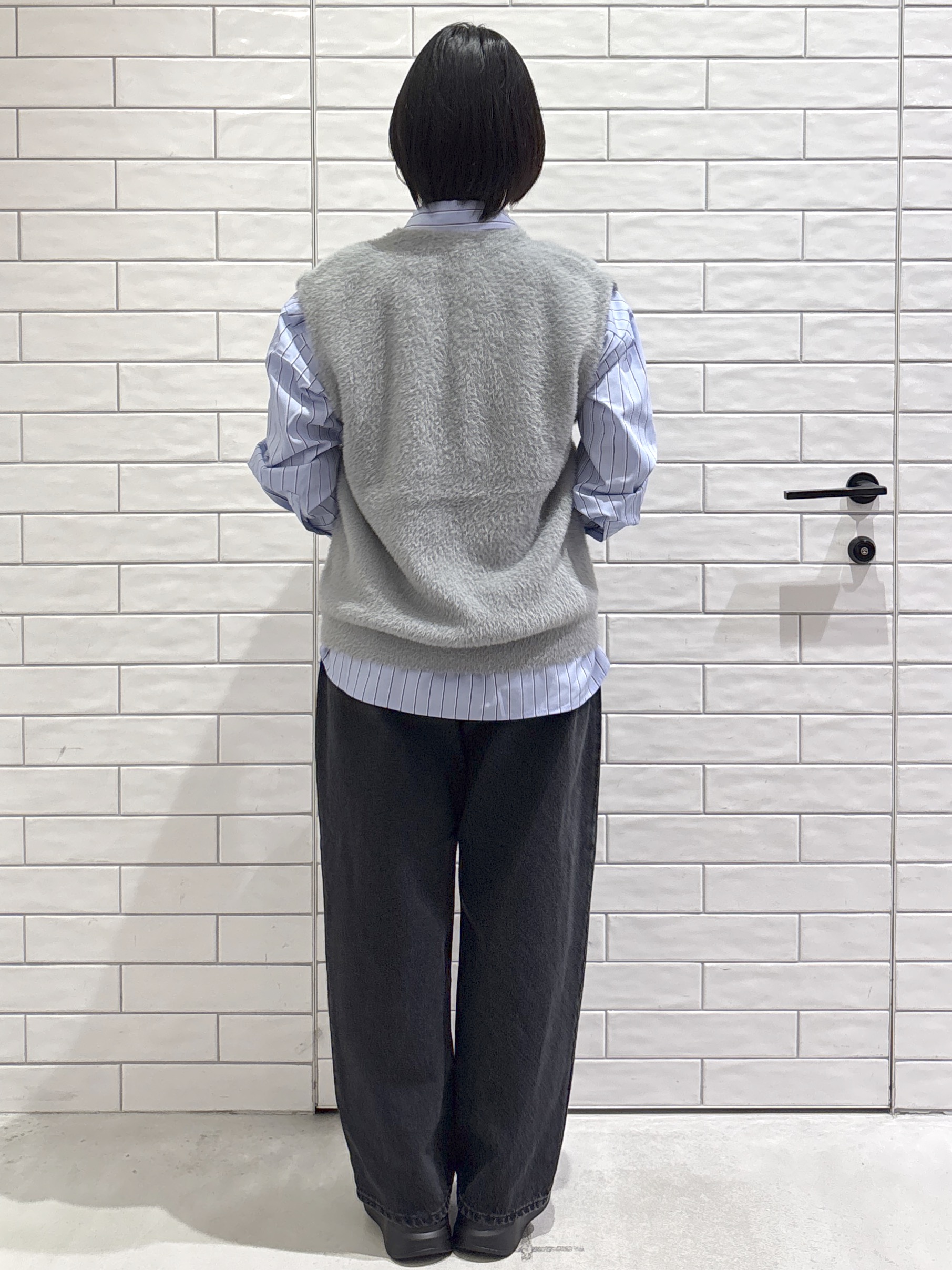 ayumiさんの「OPAQUE.CLIP｜フェザーヤーンニットベスト【洗濯機OK】」を使ったコーディネート