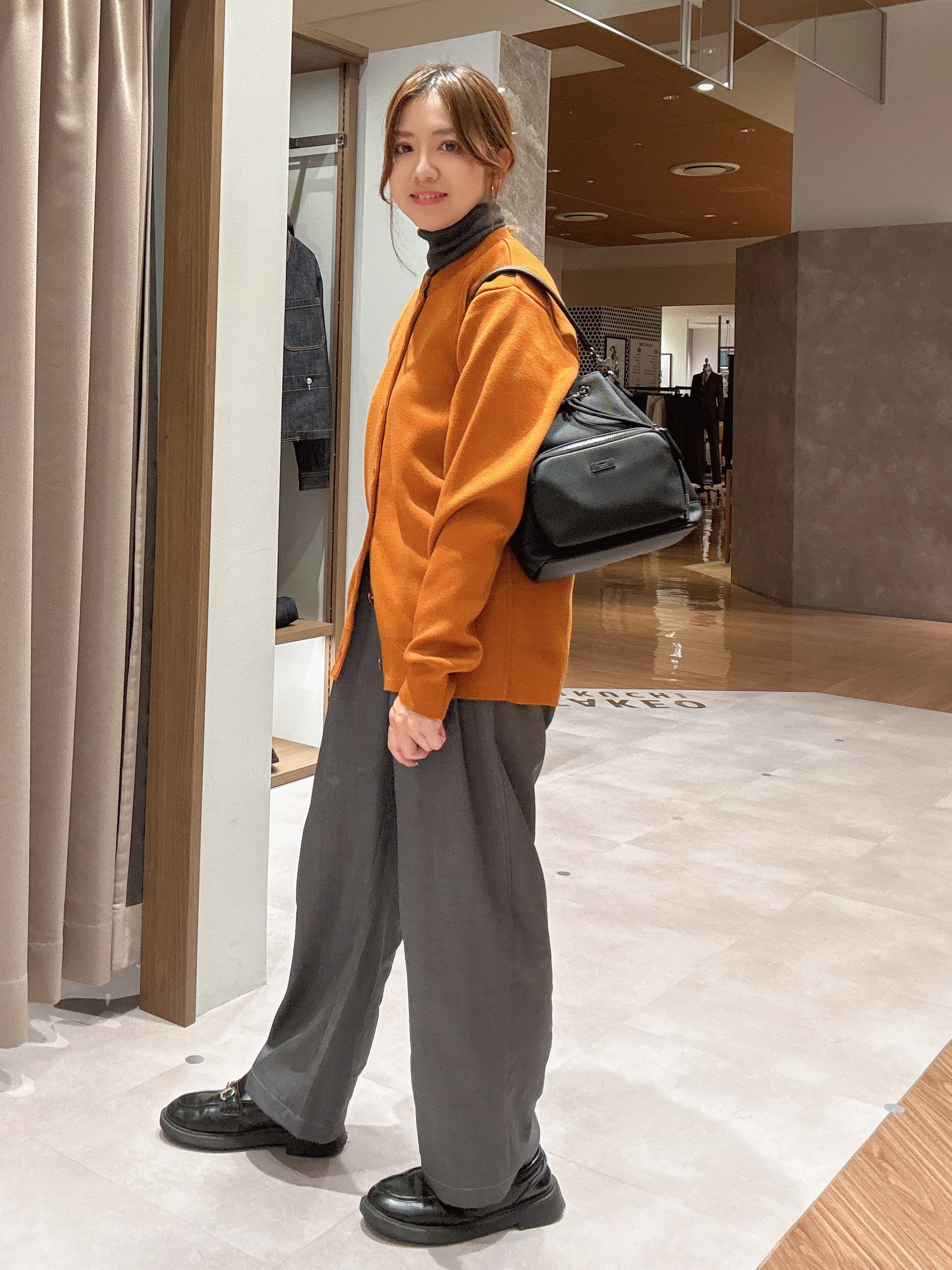 hanechanさんの「TAKEO KIKUCHI｜【BOWLER HAT LABEL】日本製クルーネックカーディガン」を使ったコーディネート