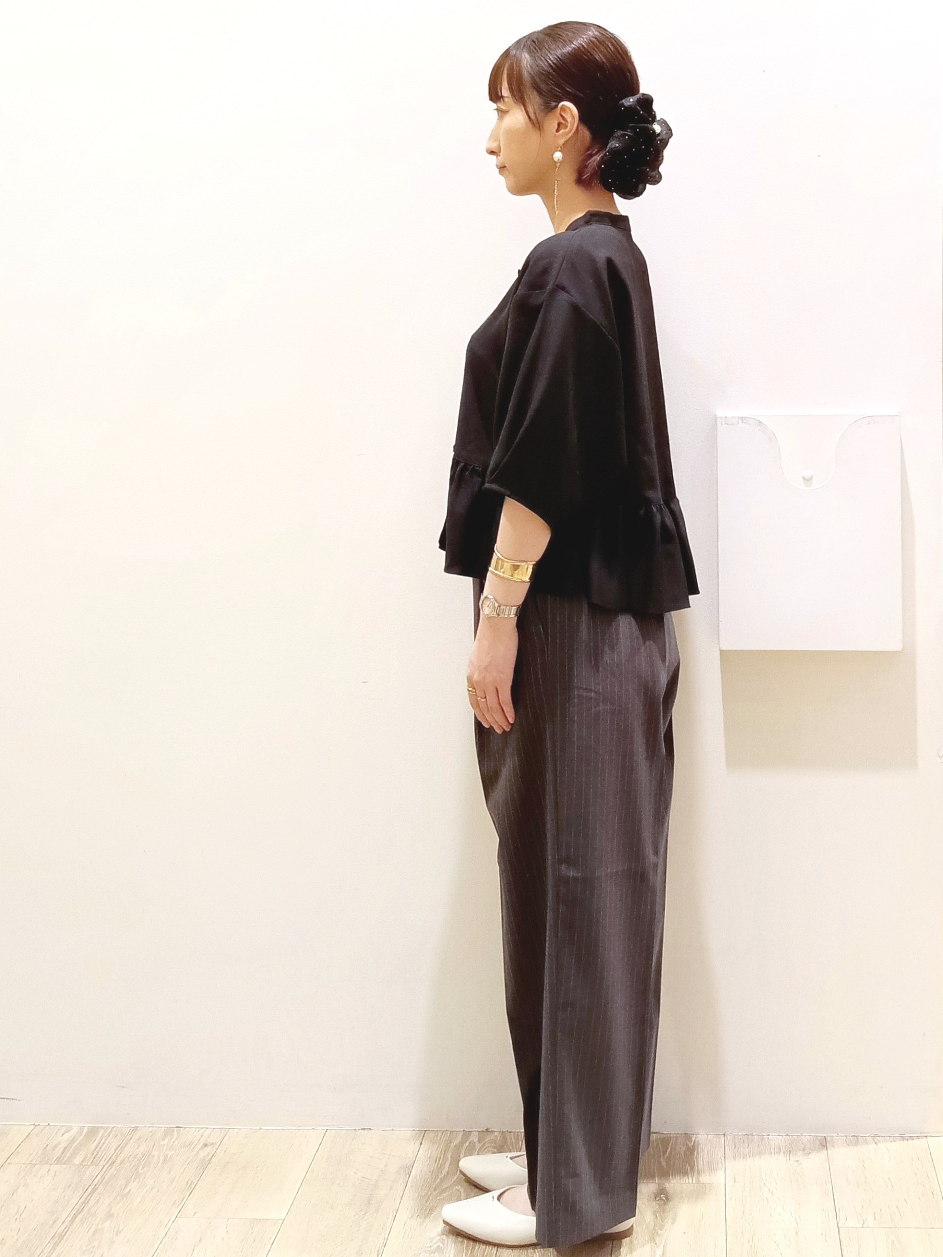 MKさんの「index｜フリルペプラムブラウス【UV／接触冷感／吸水速乾／防シワ／洗濯機OK】」を使ったコーディネート