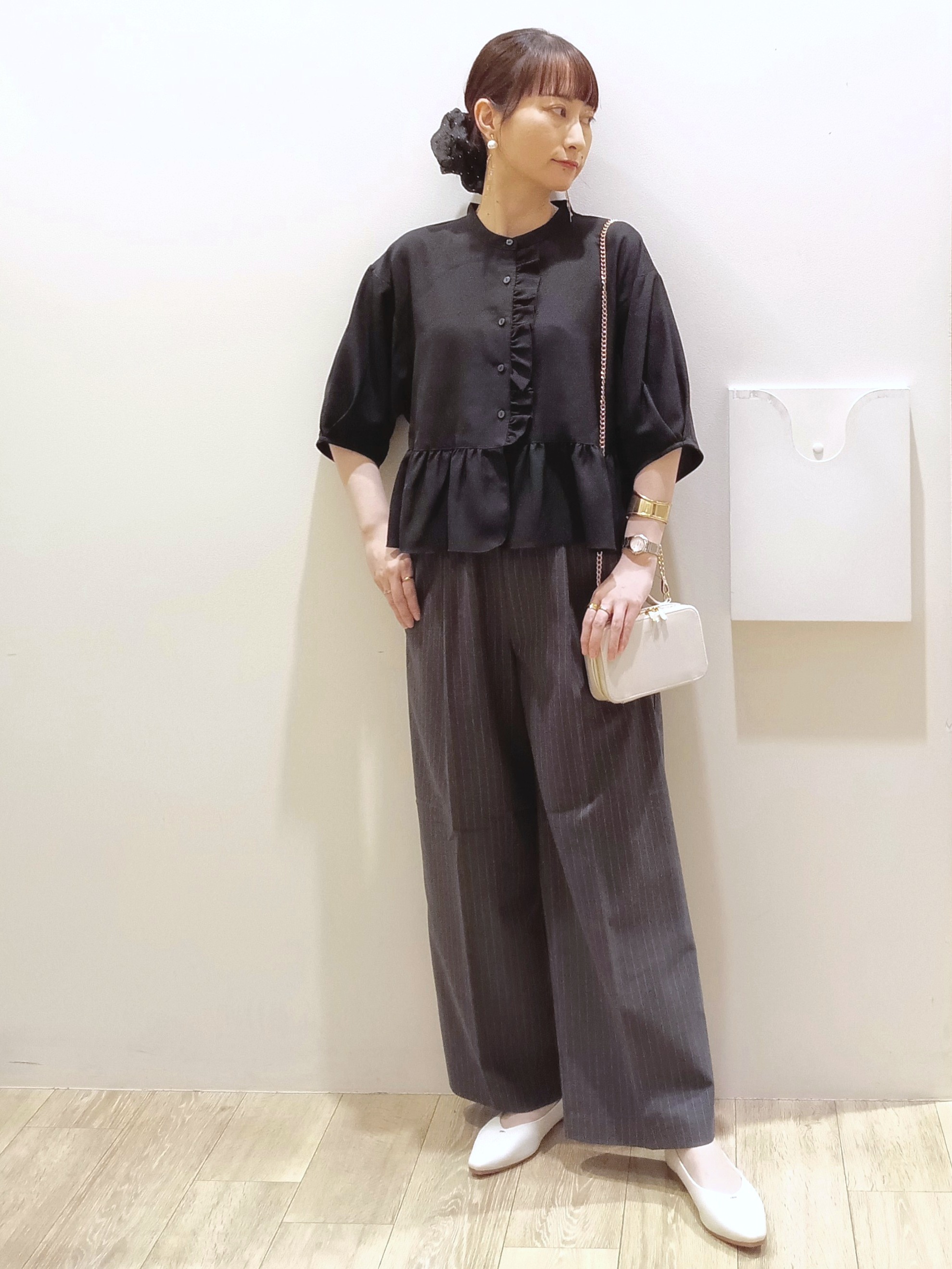 MKさんの「index｜フリルペプラムブラウス【UV／接触冷感／吸水速乾／防シワ／洗濯機OK】」を使ったコーディネート