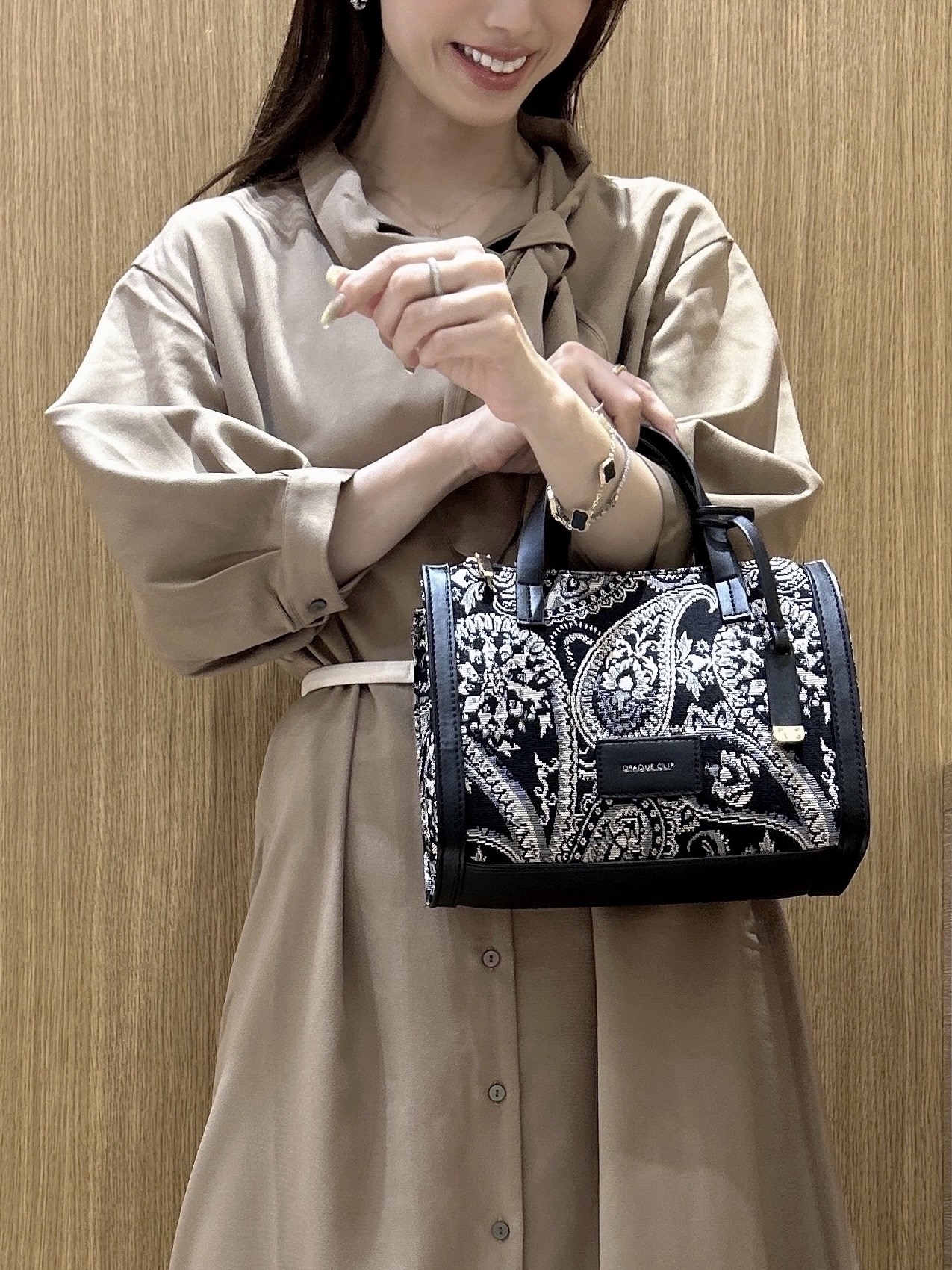 maiさんの「OPAQUE.CLIP｜ボウタイ付きシャツワンピース【洗濯機OK】」を使ったコーディネート