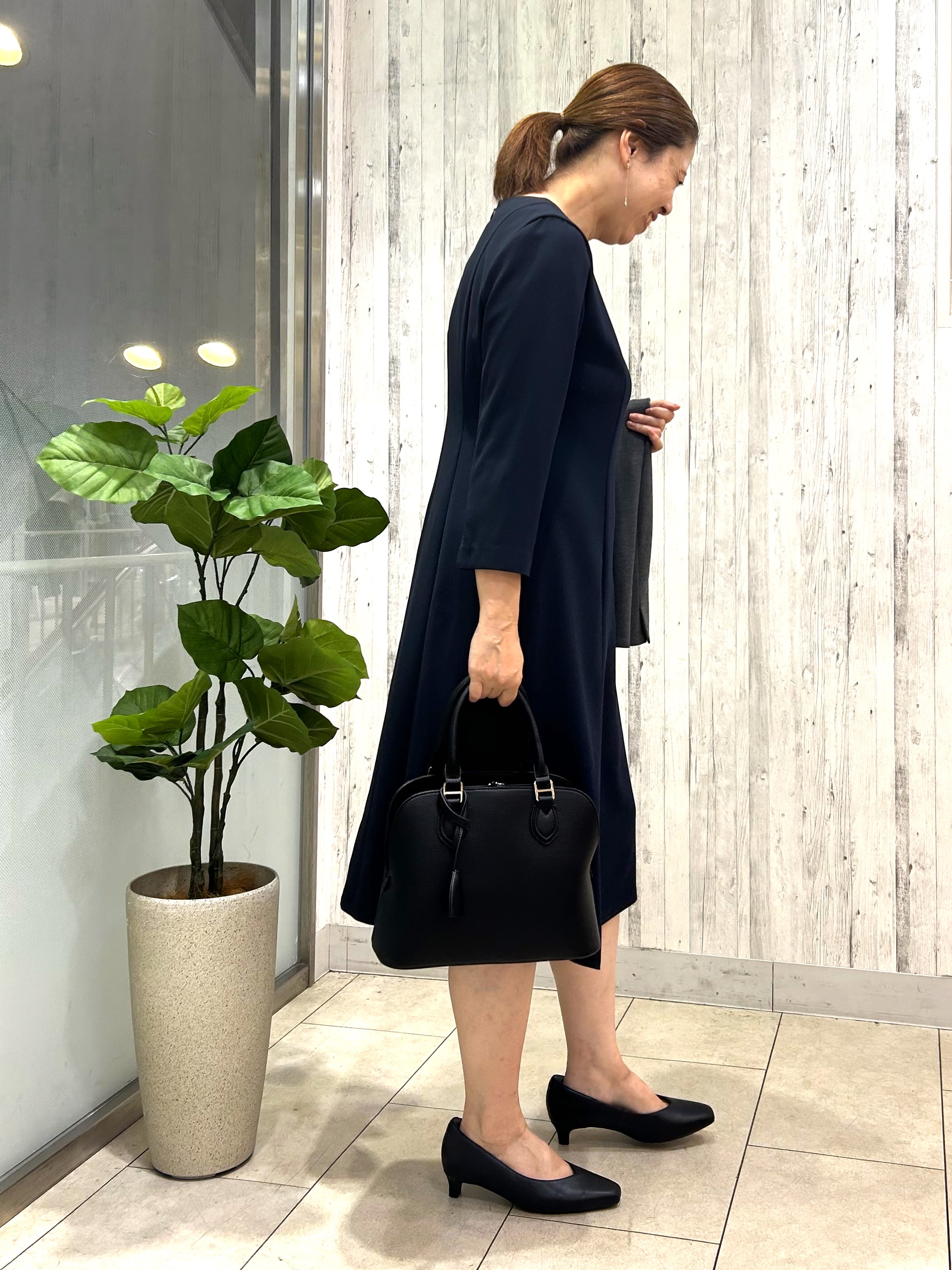 hiroeさんの「Reflect｜【SS-4Lサイズ】パール調パーツデザイン ノーカラーワンピース」を使ったコーディネート