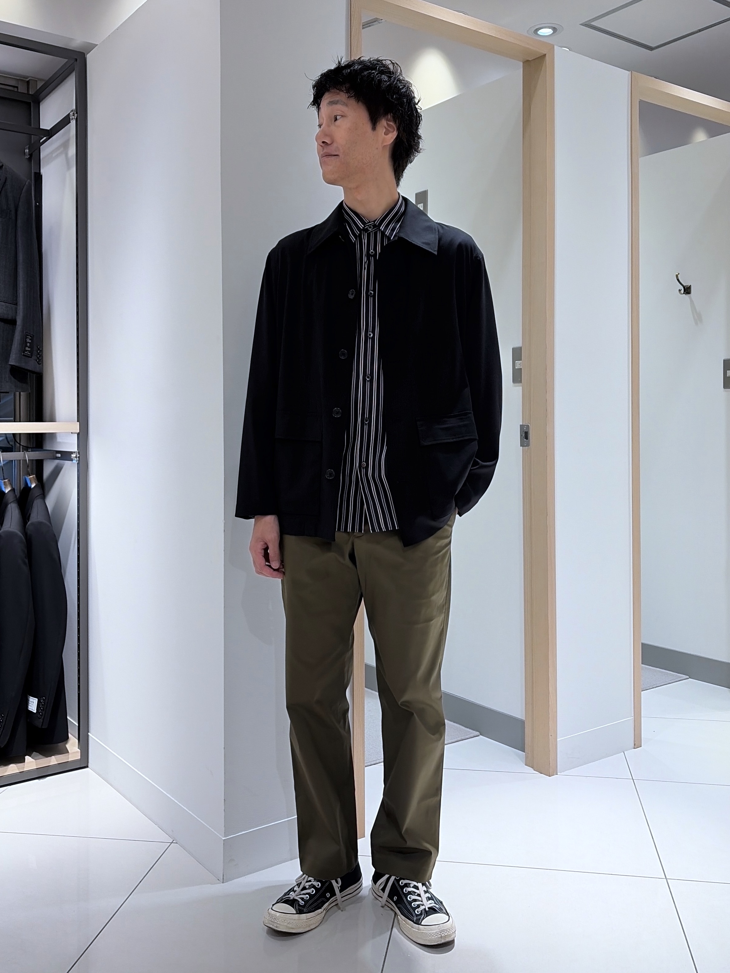 mutoさんの「TAKEO KIKUCHI｜デニム＆スウェード調 ジップブルゾン」を使ったコーディネート