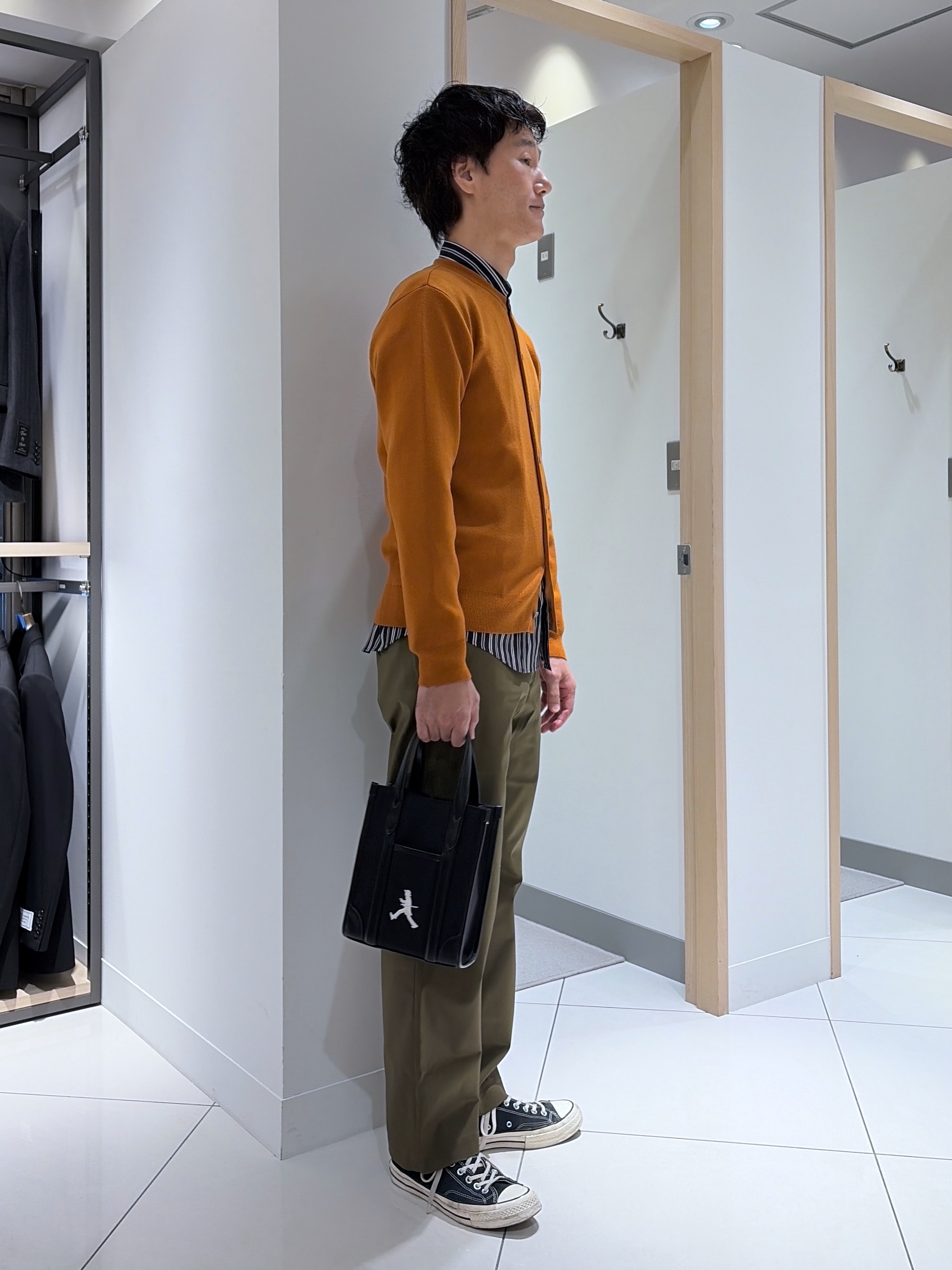 mutoさんの「TAKEO KIKUCHI｜【BOWLER HAT LABEL】日本製クルーネックカーディガン」を使ったコーディネート