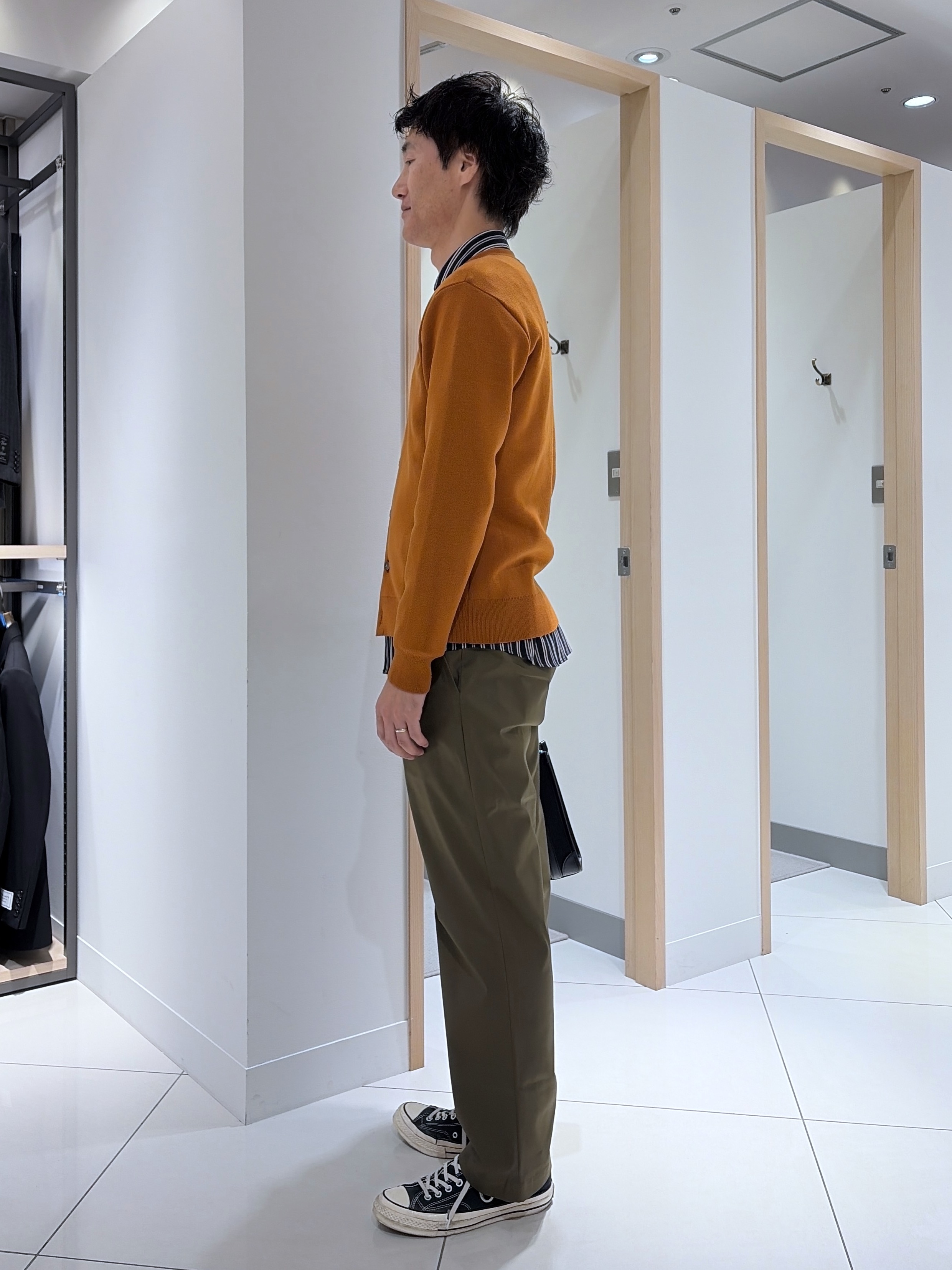 mutoさんの「TAKEO KIKUCHI｜【BOWLER HAT LABEL】日本製クルーネックカーディガン」を使ったコーディネート