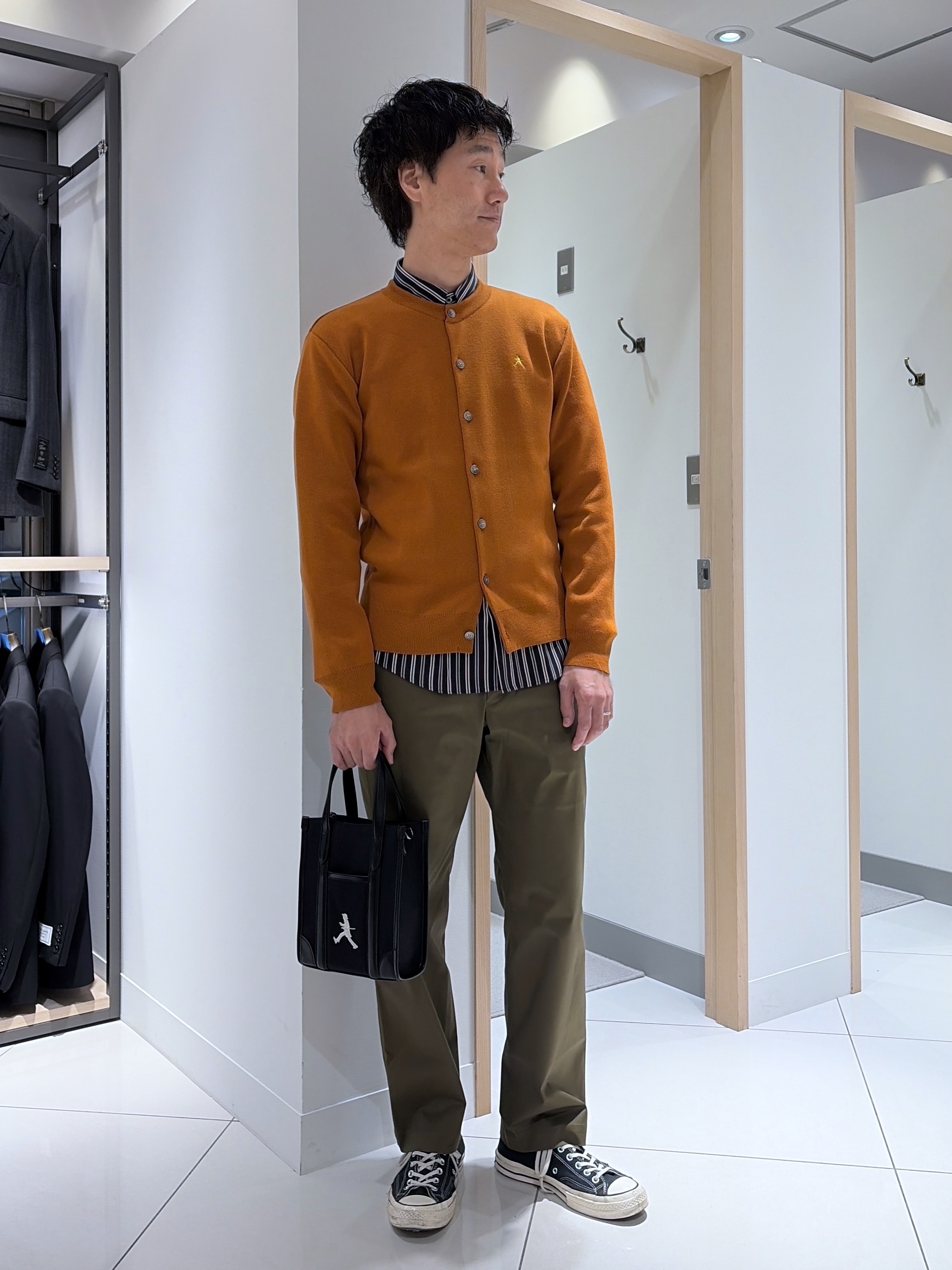 mutoさんの「TAKEO KIKUCHI｜【BOWLER HAT LABEL】日本製クルーネックカーディガン」を使ったコーディネート