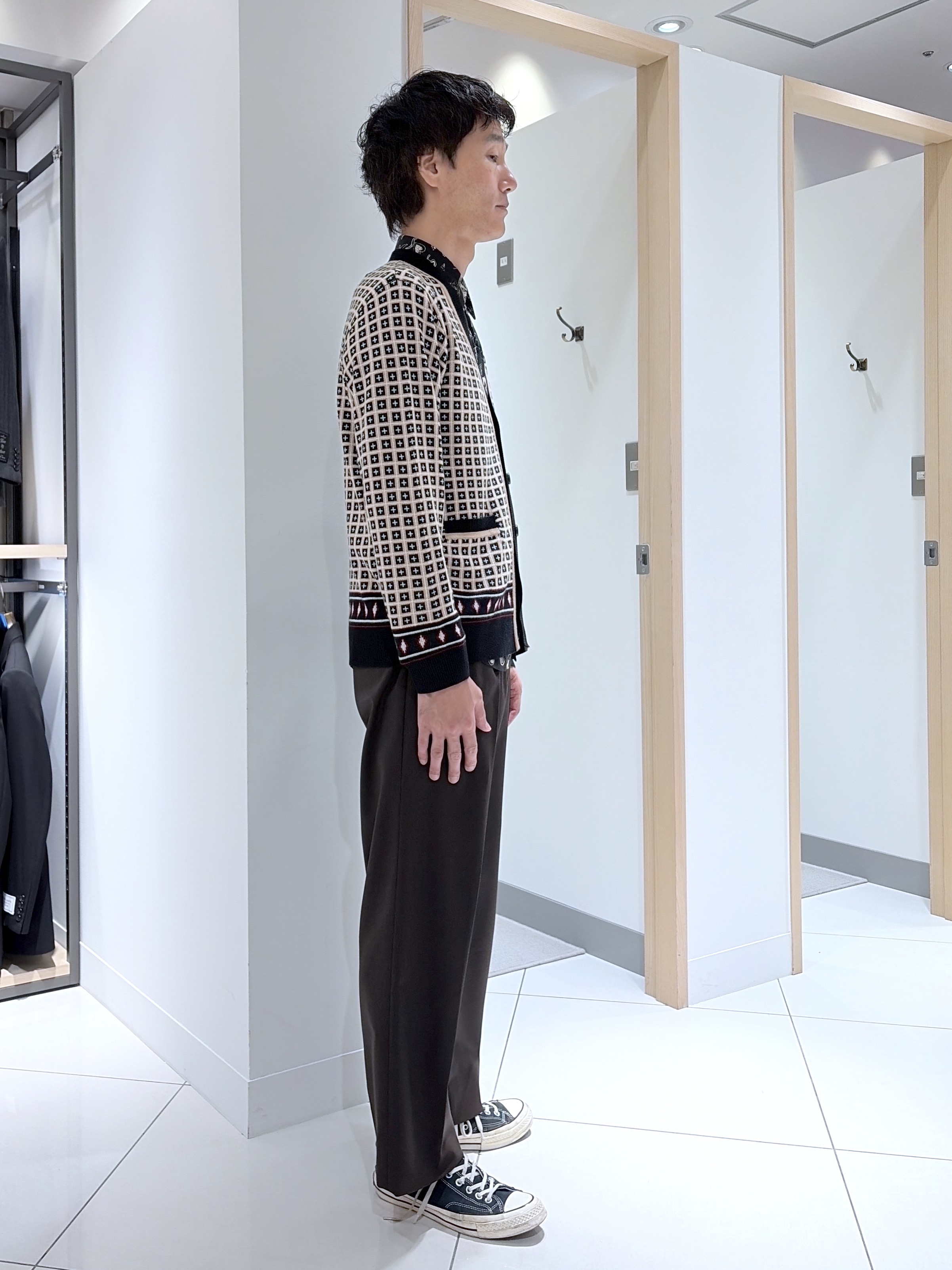 mutoさんの「TAKEO KIKUCHI｜【BOWLER HAT LABEL】ジオメトリック柄カーディガン」を使ったコーディネート