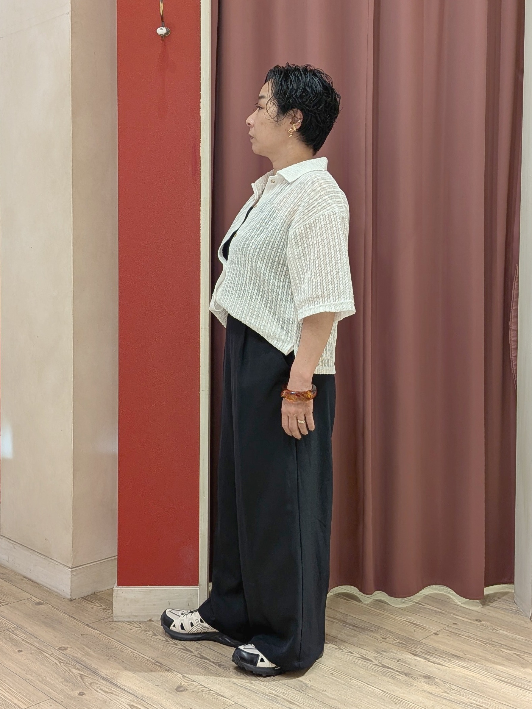 cameさんの「SHOO･LA･RUE｜【洗濯機可/S-LL】軽やかで涼しげな 透かしレース風前開きシャツ」を使ったコーディネート