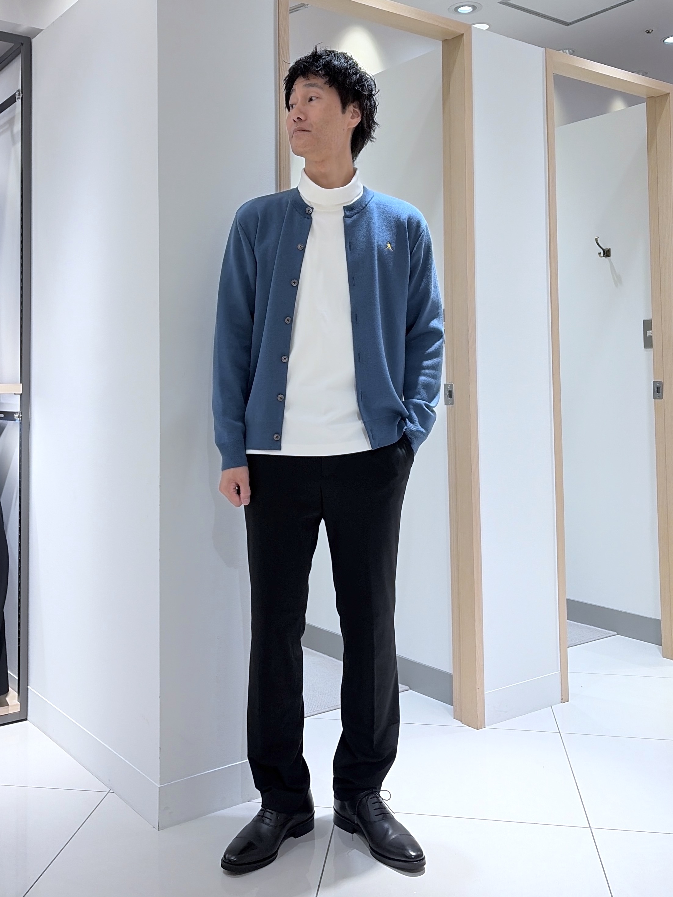 mutoさんの「TAKEO KIKUCHI｜【BOWLER HAT LABEL】日本製クルーネックカーディガン」を使ったコーディネート