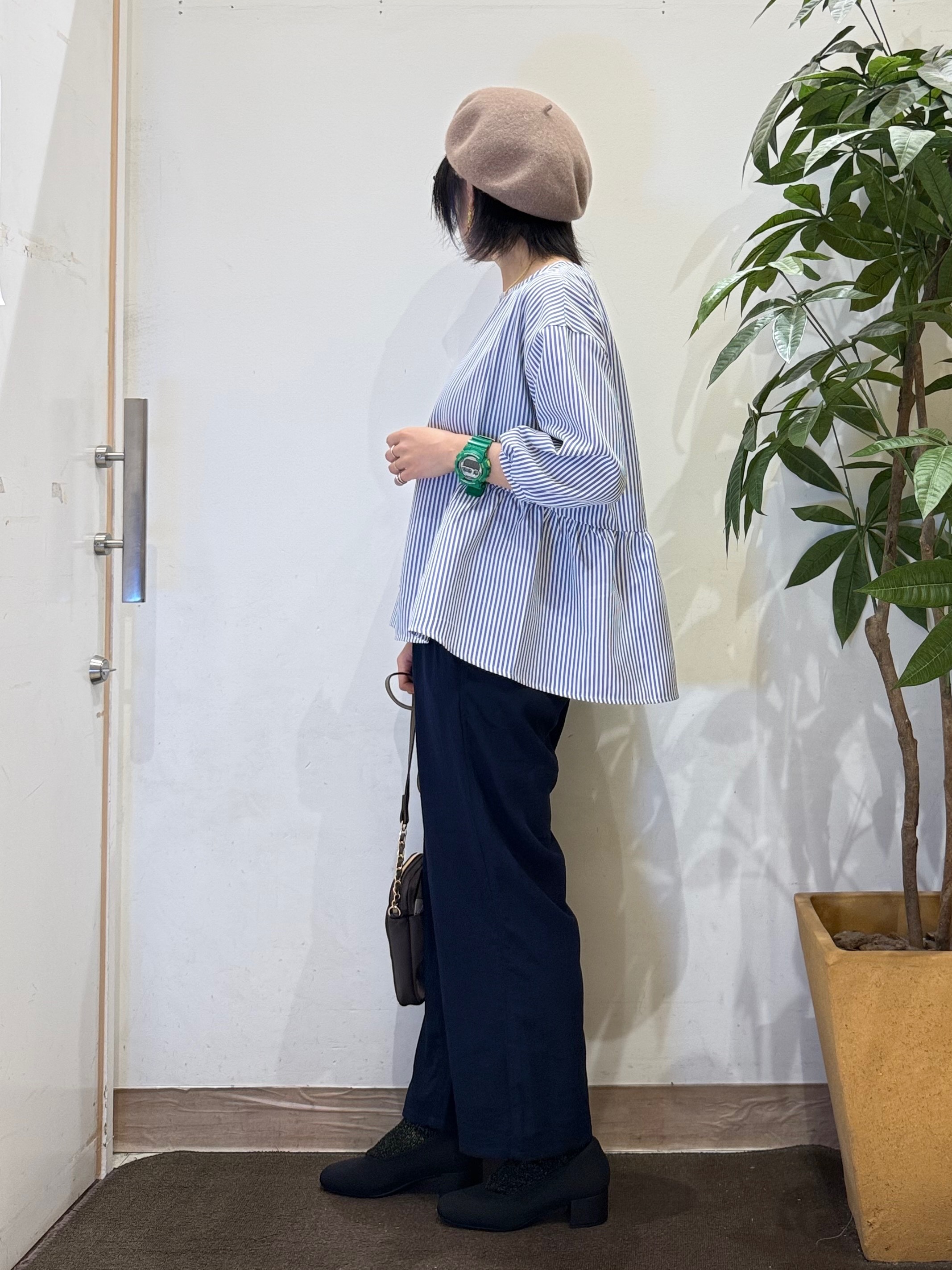 misakiさんの「SHOO･LA･RUE｜【S-LL/洗濯機可/体型カバー】サイドギャザーで後ろも魅せる 7分袖ペプラムブラウス」を使ったコーディネート