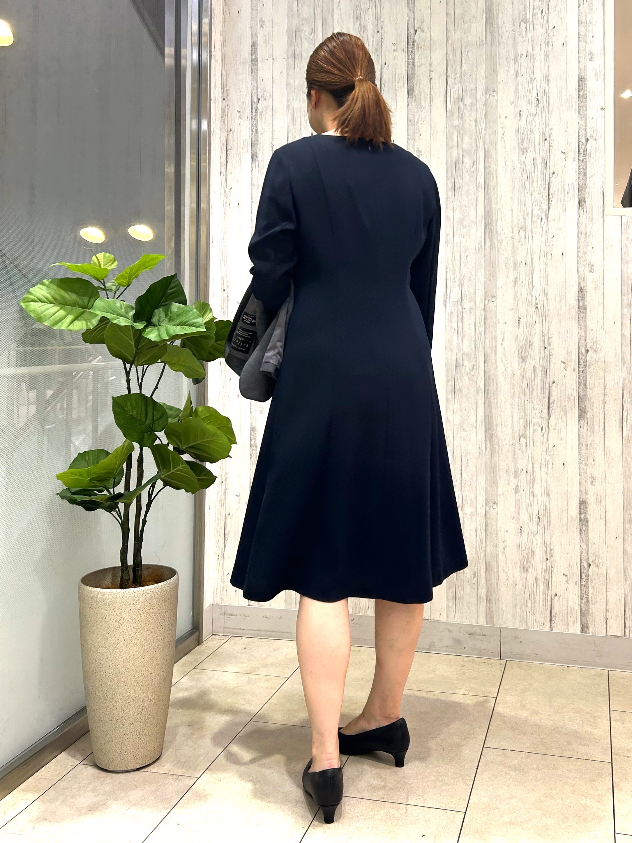 hiroeさんの「Reflect｜【SS-4Lサイズ】パール調パーツデザイン ノーカラーワンピース」を使ったコーディネート