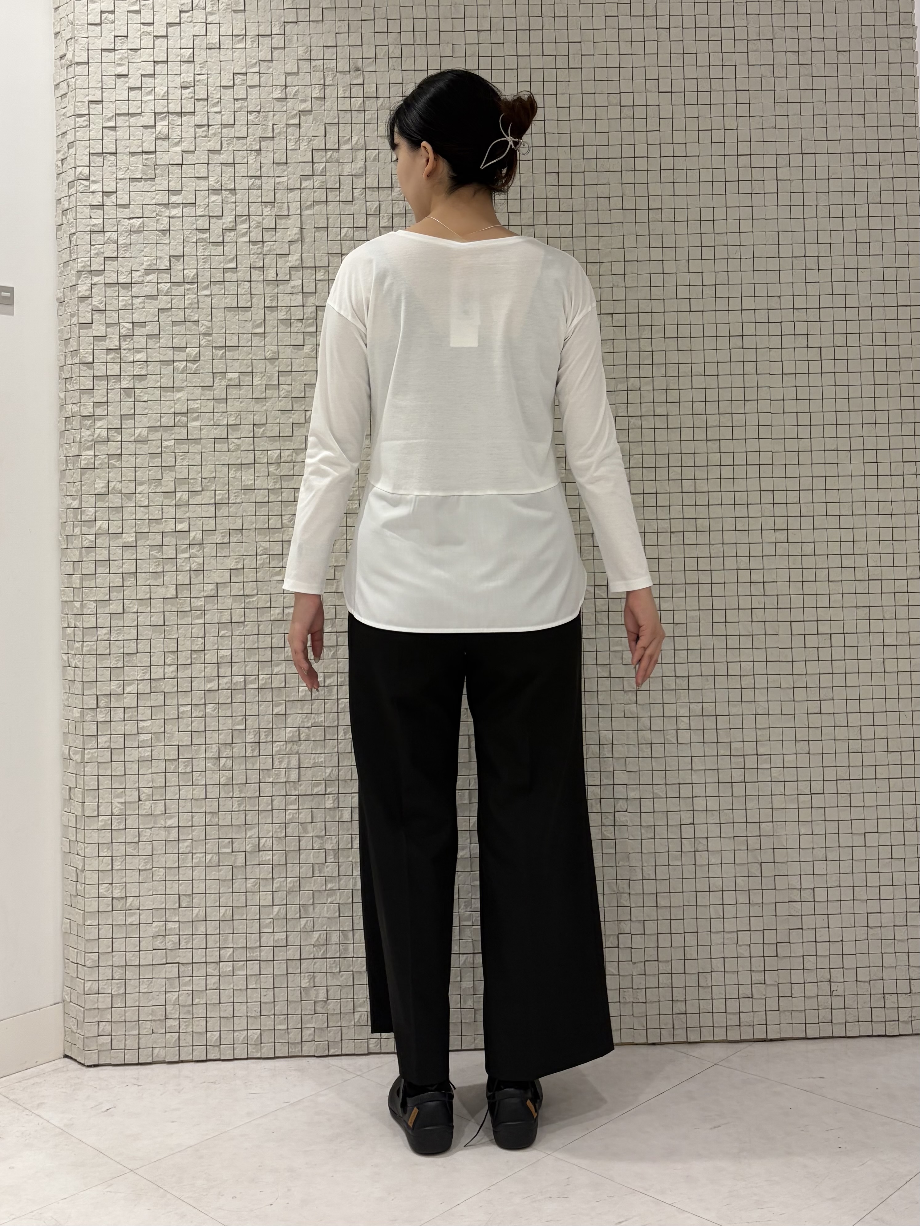 koharuさんの「INDIVI｜【レイヤードにおすすめ】シャツコンビ ロングTシャツ」を使ったコーディネート