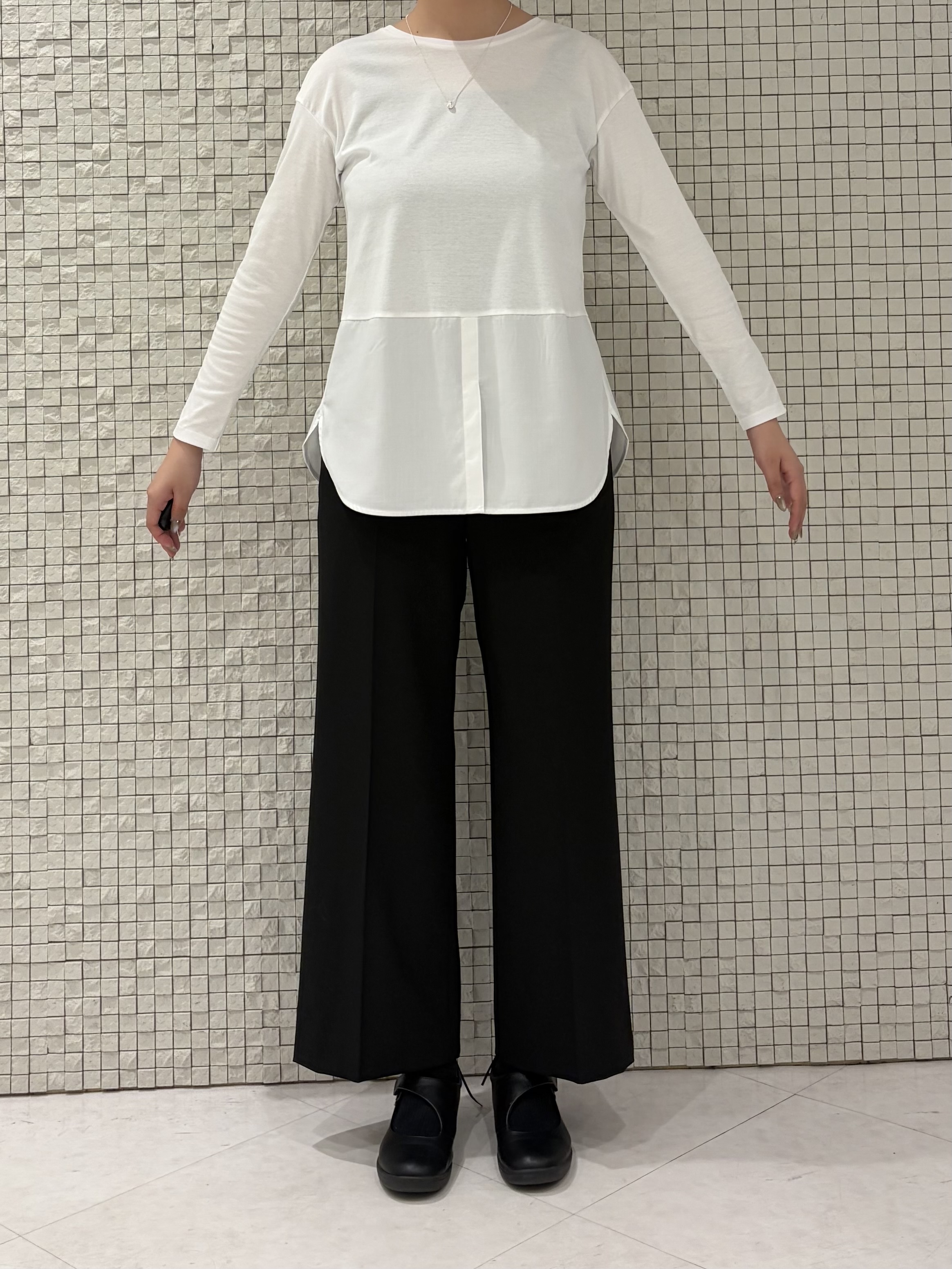 koharuさんの「INDIVI｜【レイヤードにおすすめ】シャツコンビ ロングTシャツ」を使ったコーディネート
