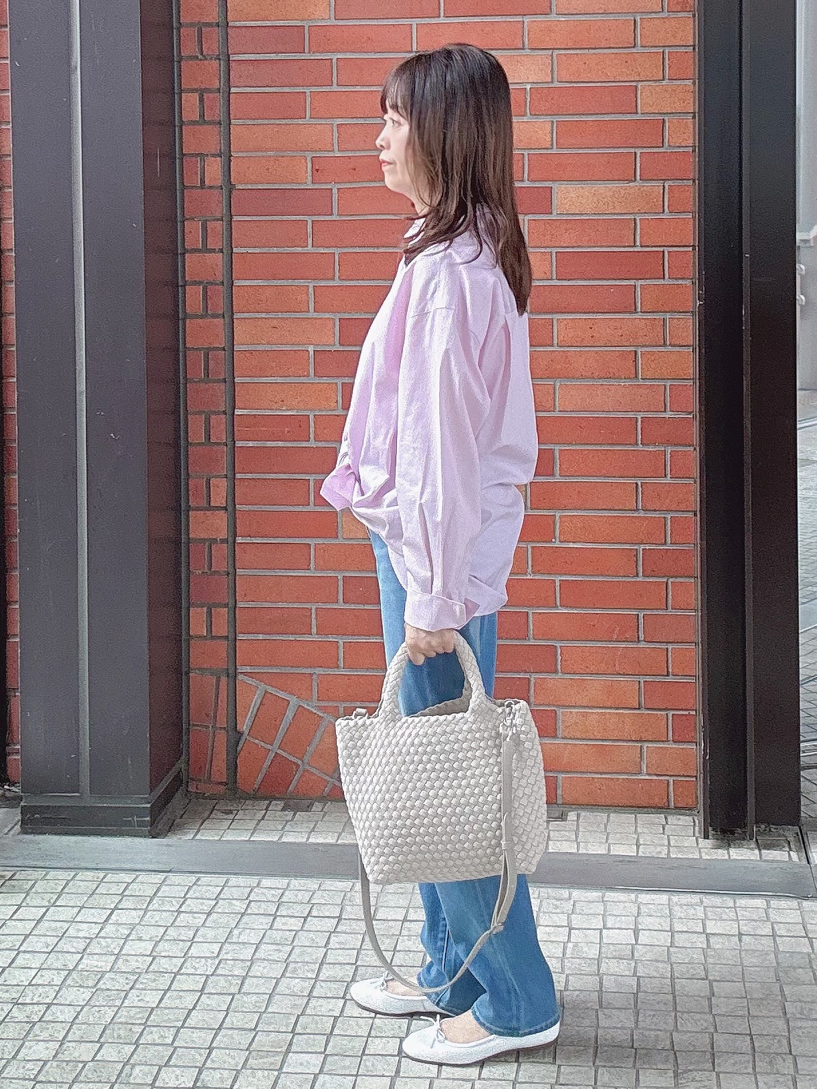 makiさんの「UNTITLED｜【6色色展開/コットン100】カラーベーシックシャツ」を使ったコーディネート