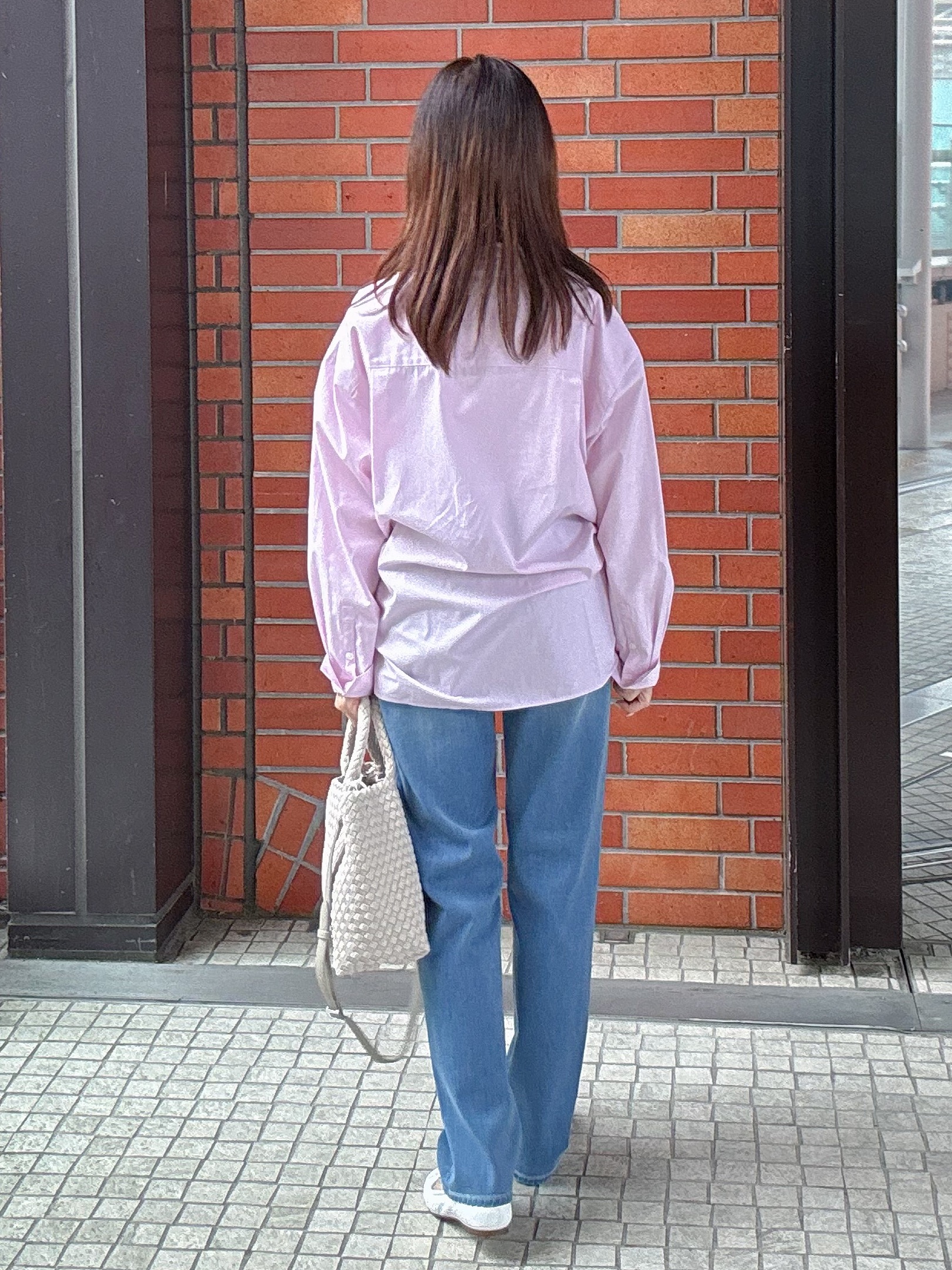 makiさんの「UNTITLED｜【6色色展開/コットン100】カラーベーシックシャツ」を使ったコーディネート