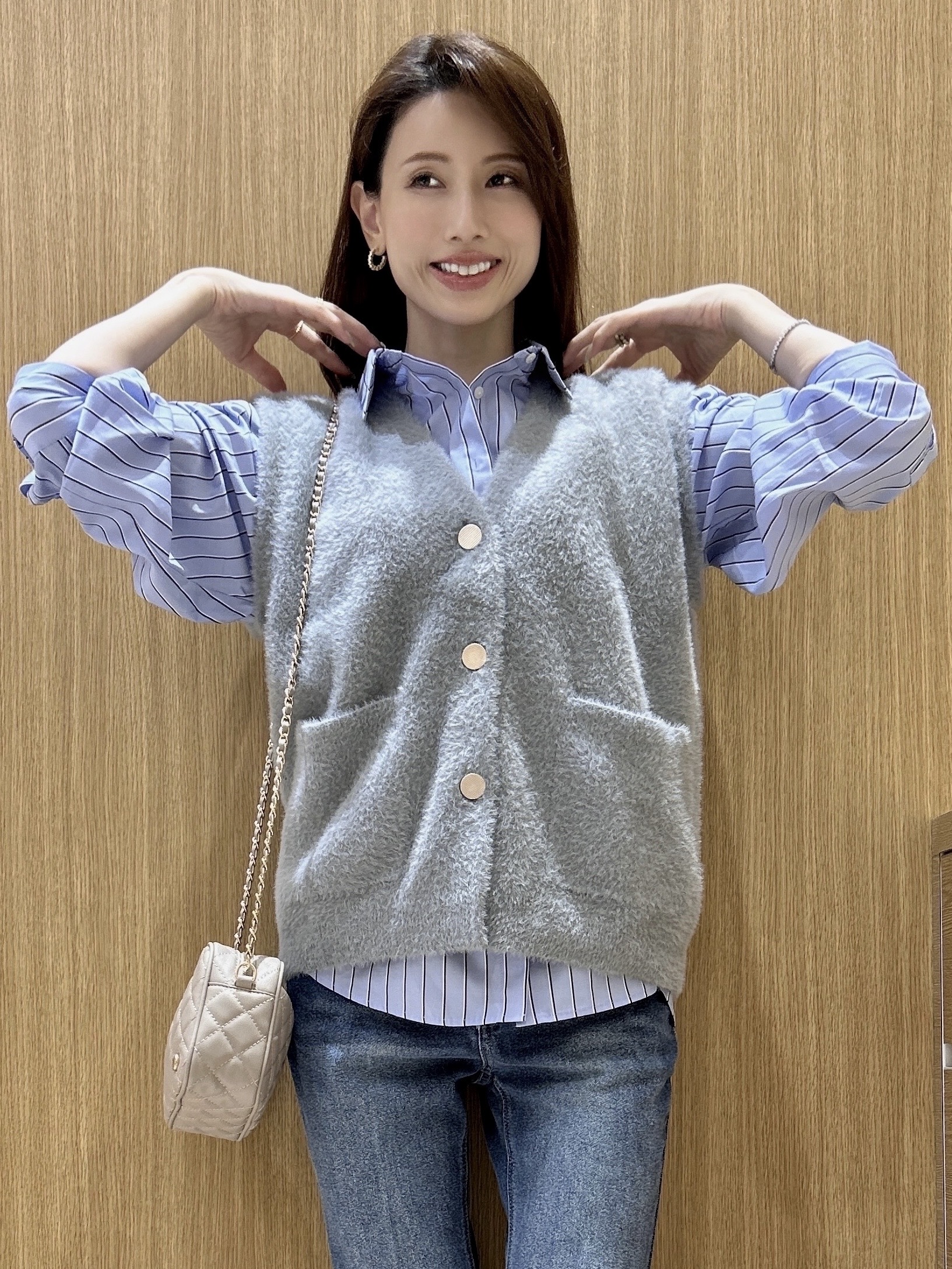 maiさんの「OPAQUE.CLIP｜フェザーヤーンニットベスト【洗濯機OK】」を使ったコーディネート