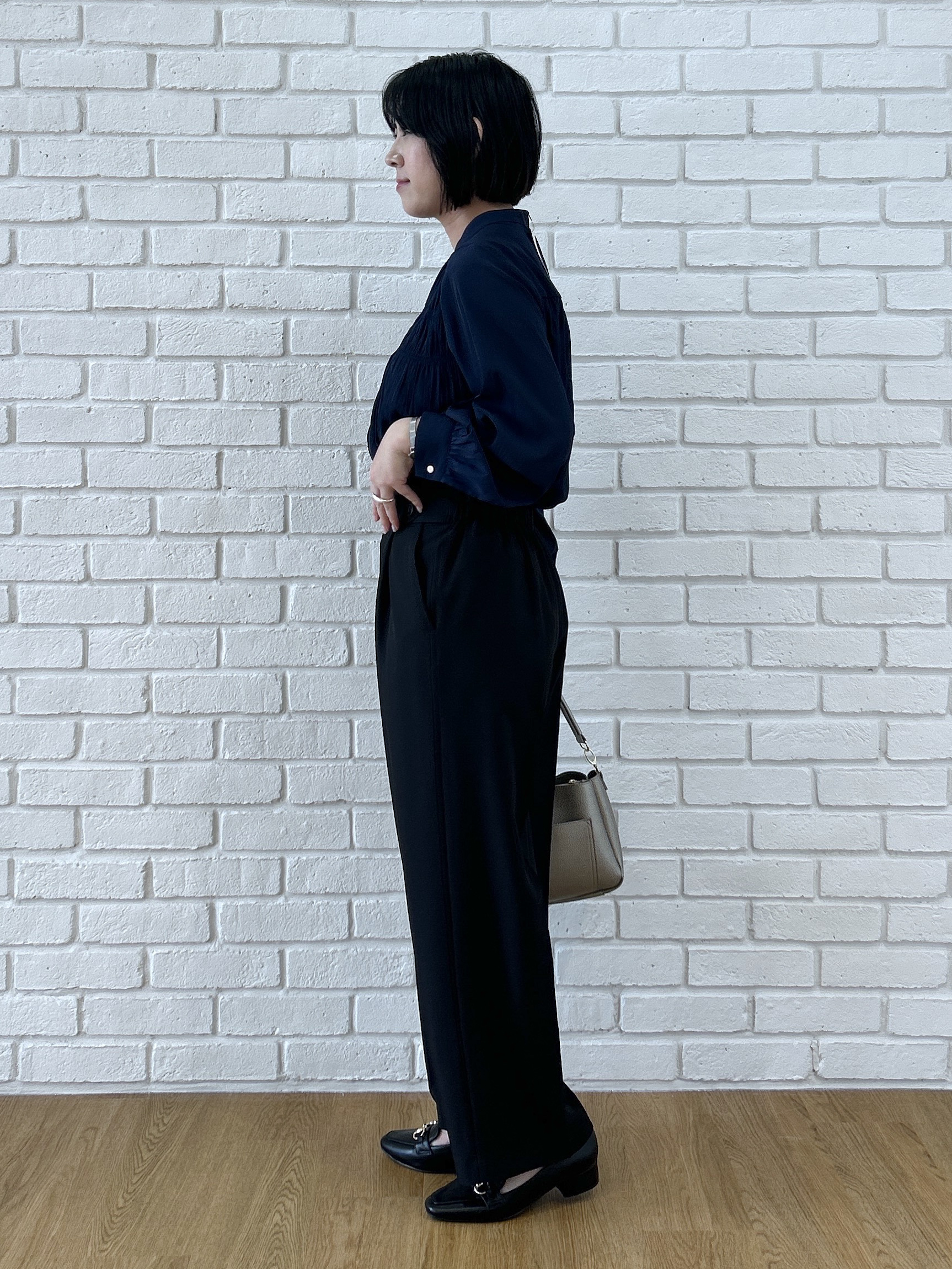 Hirokaさんの「grove｜ヴィンテージサテンシャーリングブラウス」を使ったコーディネート