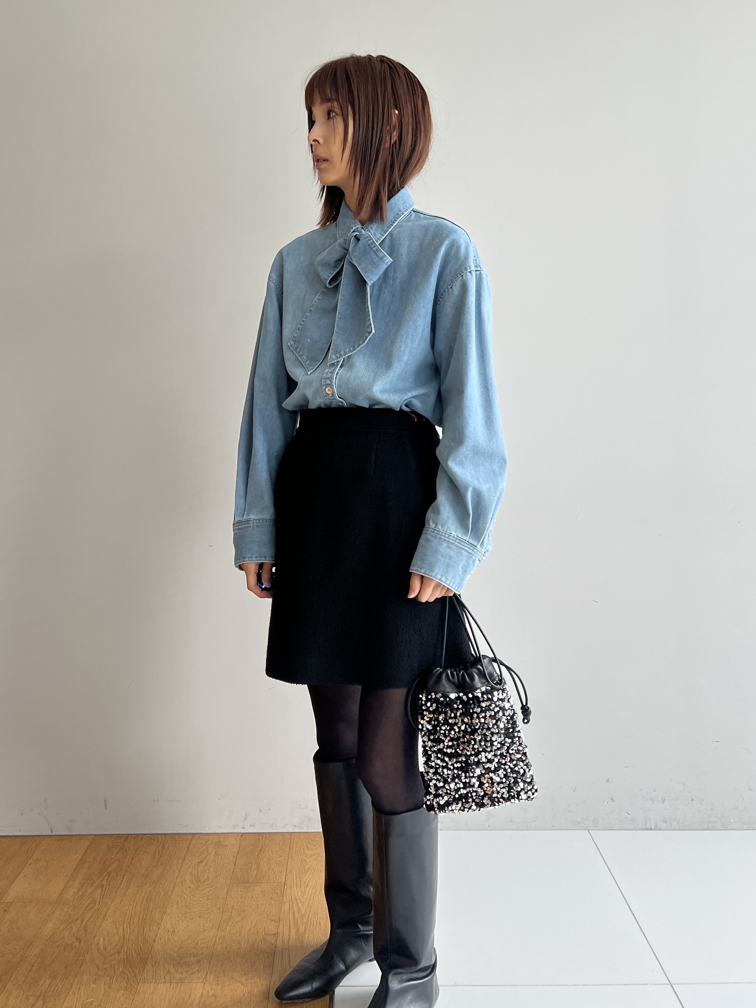 misaさんの「DRESSTERIOR｜【取り外し可能】2WAY ボウタイデニムシャツ」を使ったコーディネート