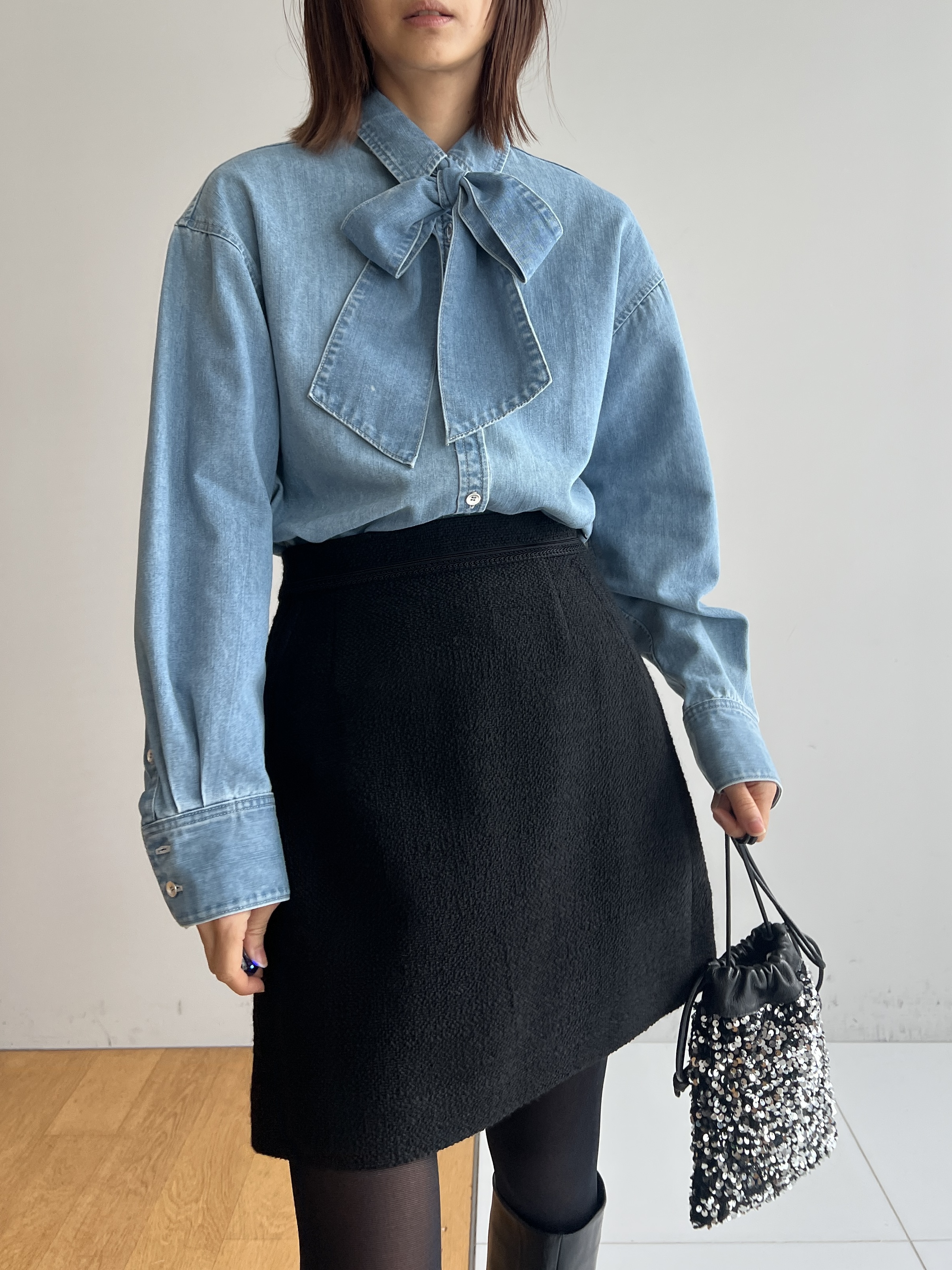 misaさんの「DRESSTERIOR｜【取り外し可能】2WAY ボウタイデニムシャツ」を使ったコーディネート