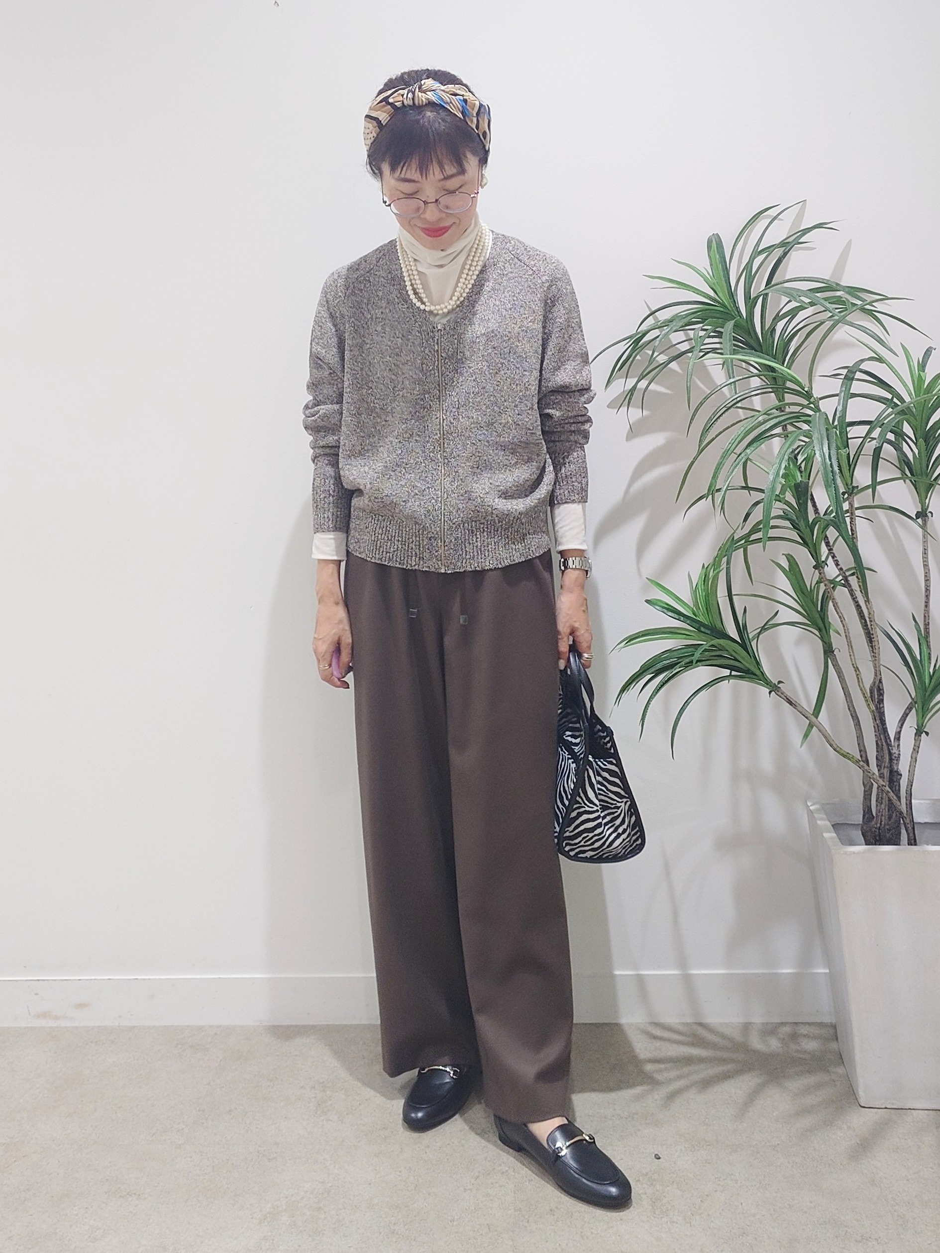 MUTSUKOさんの「UNTITLED｜【アレンジ自在】ロングパール調ネックレス」を使ったコーディネート