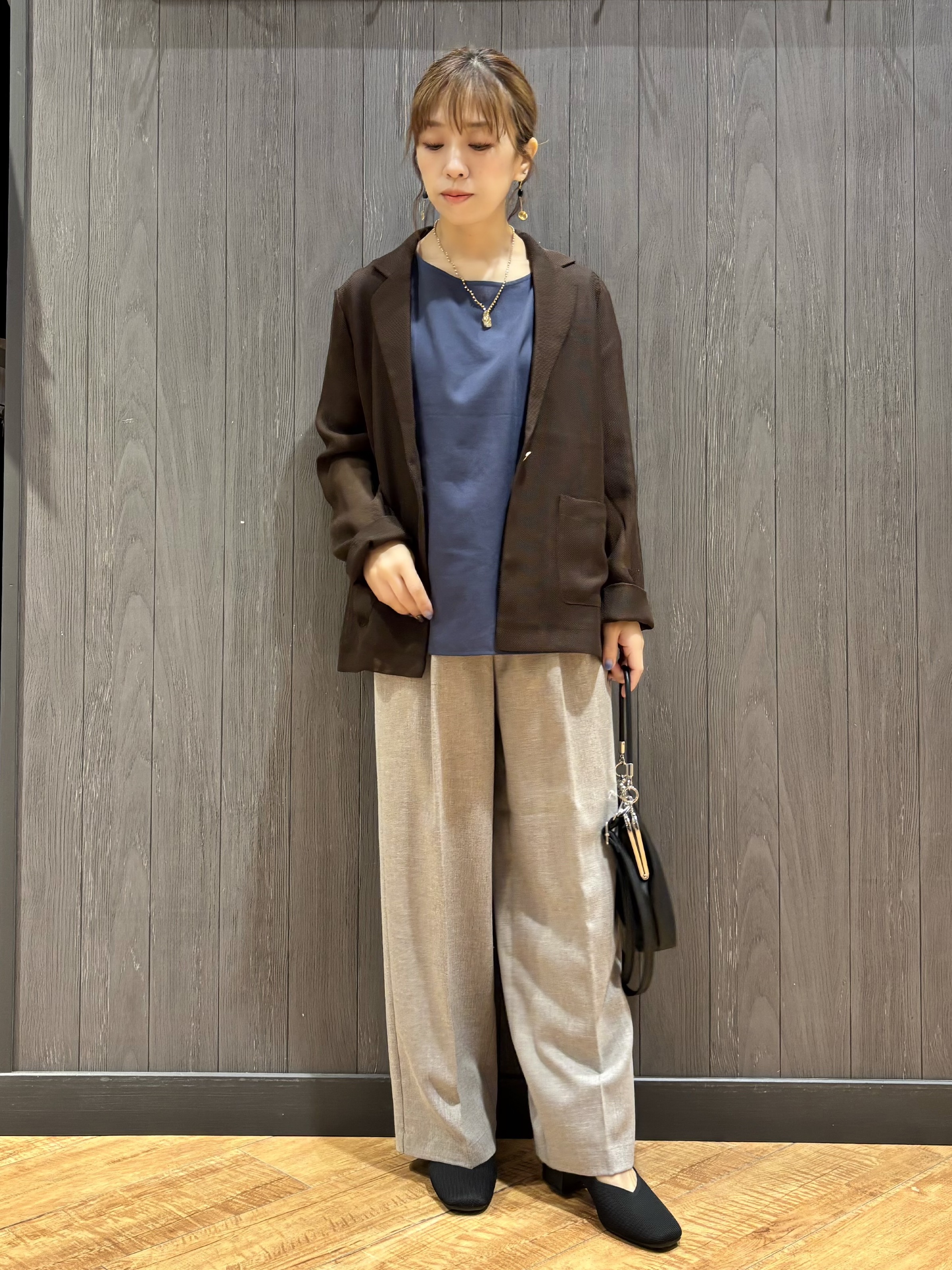 meiさんの「SHOO･LA･RUE｜【通気性〇/セットアップ可/S-LL/洗濯機可】紫外線対策にも メッシュテーラードジャケット」を使ったコーディネート