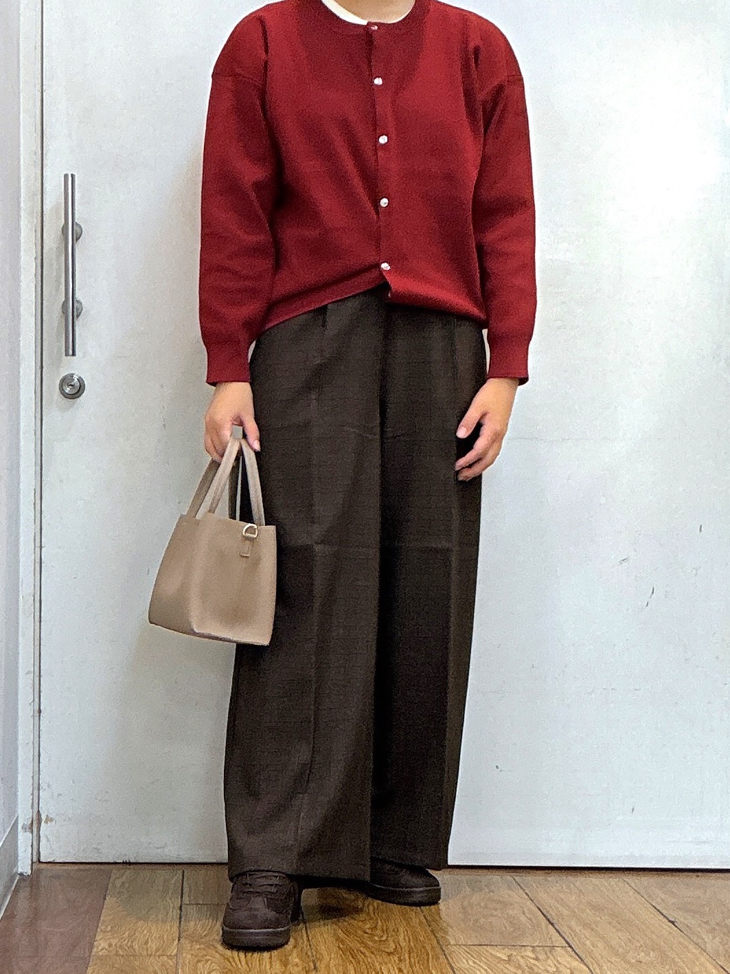 Karinさんの「SHOO･LA･RUE｜【セットアップ可/洗濯機可】軽やかに羽織れる スポンディッシュ ニットカーディガン」を使ったコーディネート
