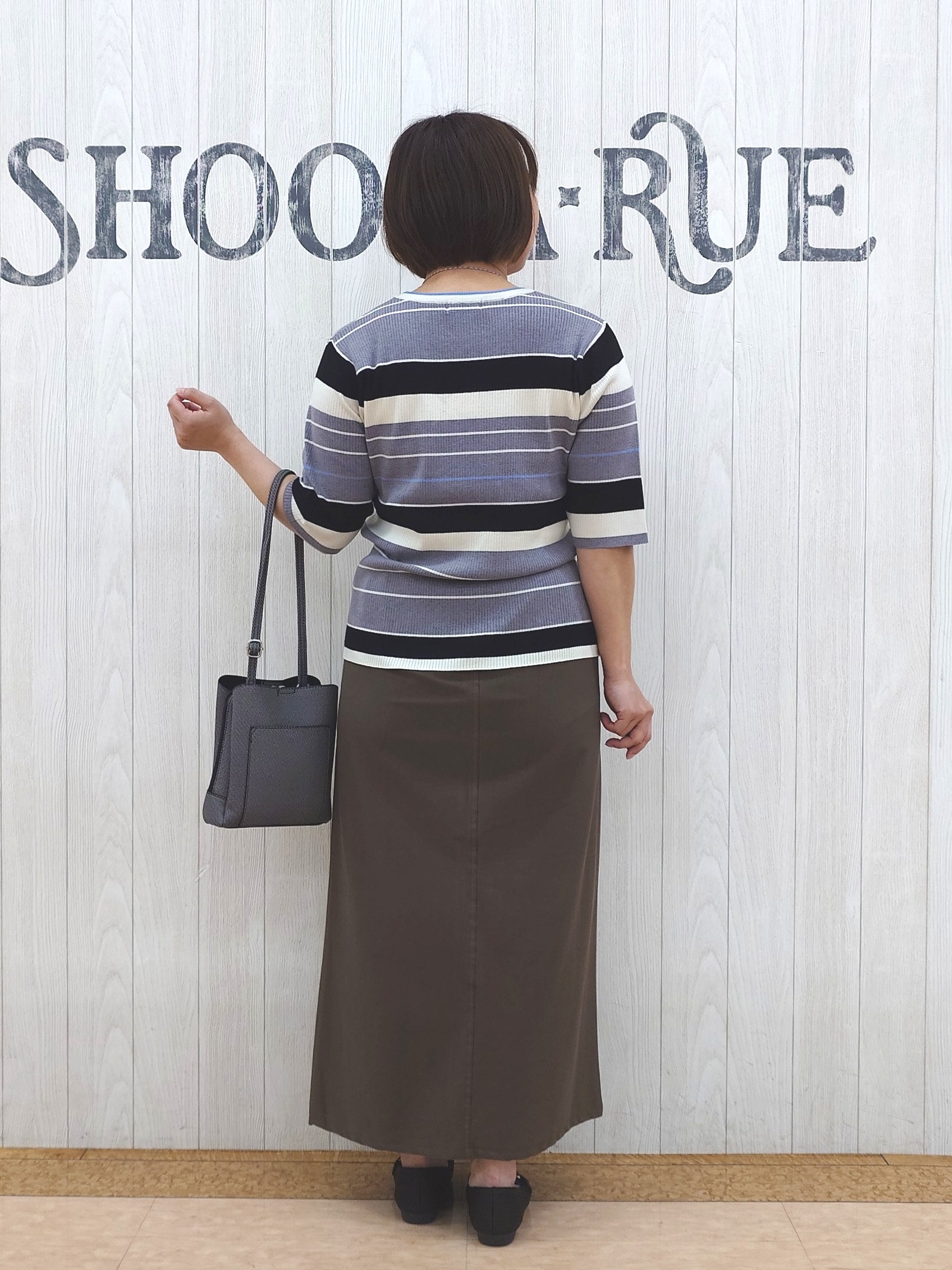 とろろさんの「SHOO･LA･RUE｜【S-LL】オンオフ着られる マルチボーダーリブニット」を使ったコーディネート