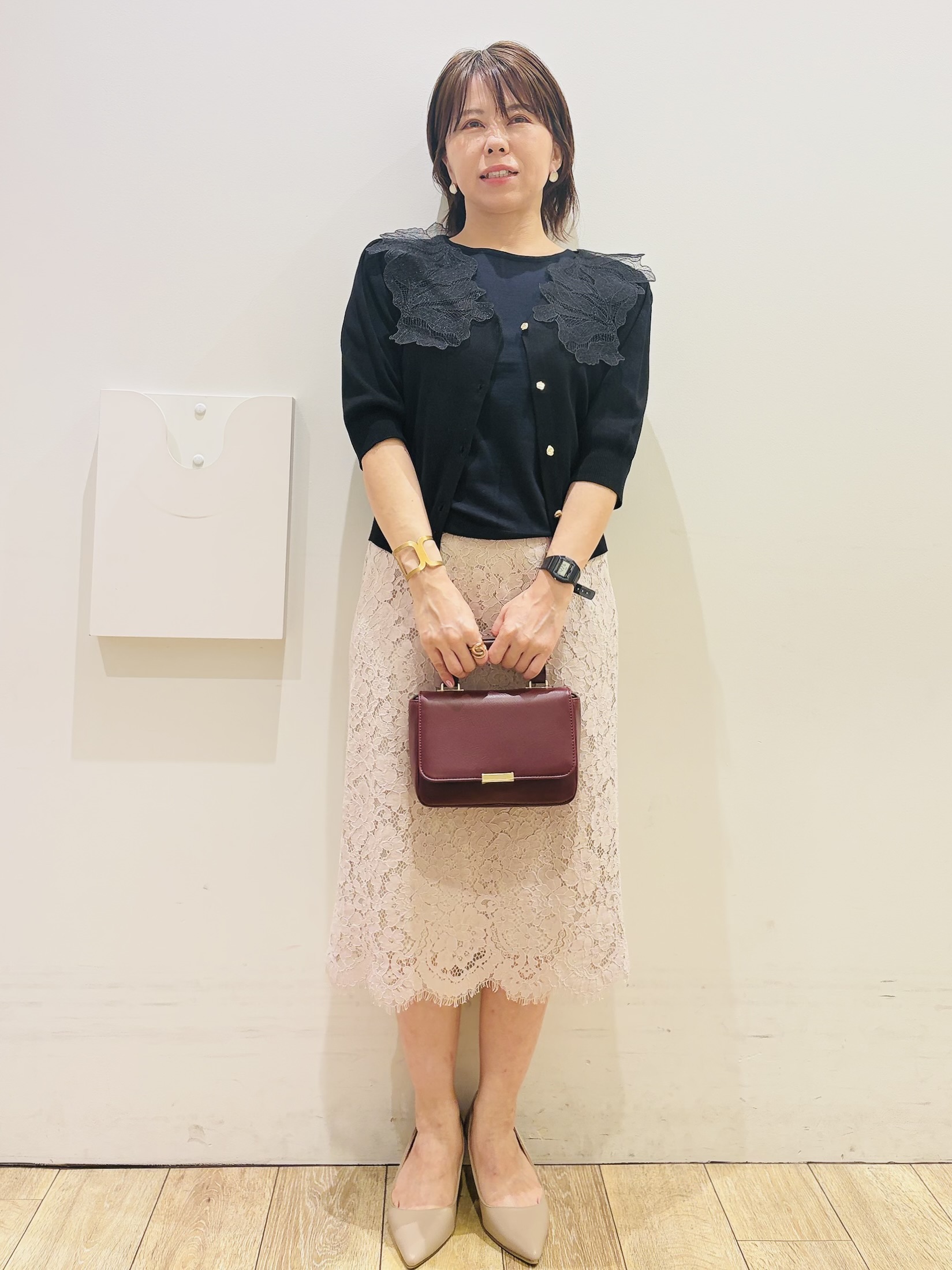 YUKOさんの「index｜【UVケア】エンブロイダリーレースVネックカーディガン《洗濯機OK》」を使ったコーディネート