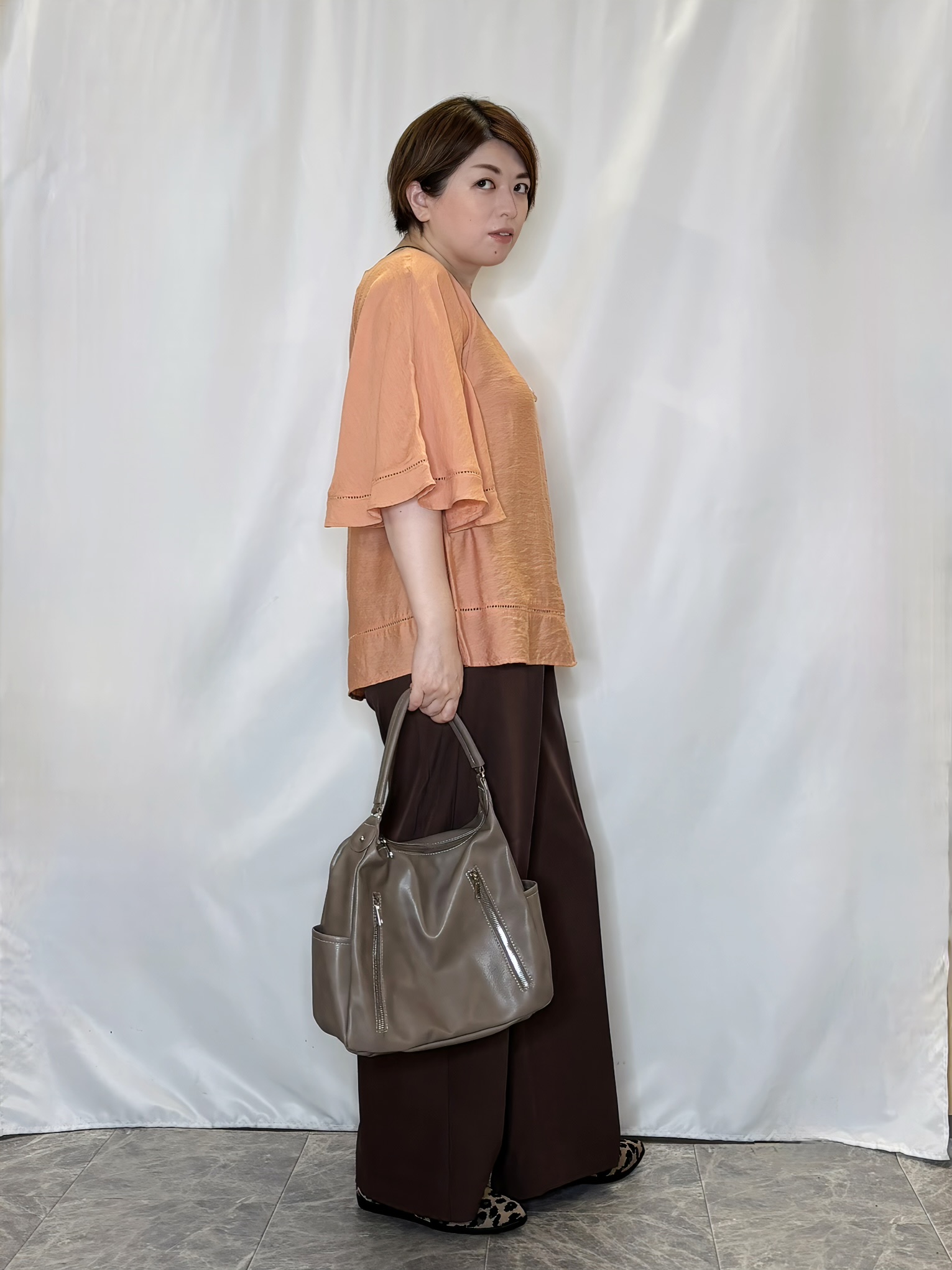 たみさんの「SHOO･LA･RUE｜【S-LL/洗濯機可/体型カバー】はしごレースがポイント スラブポンチョ風ブラウス」を使ったコーディネート