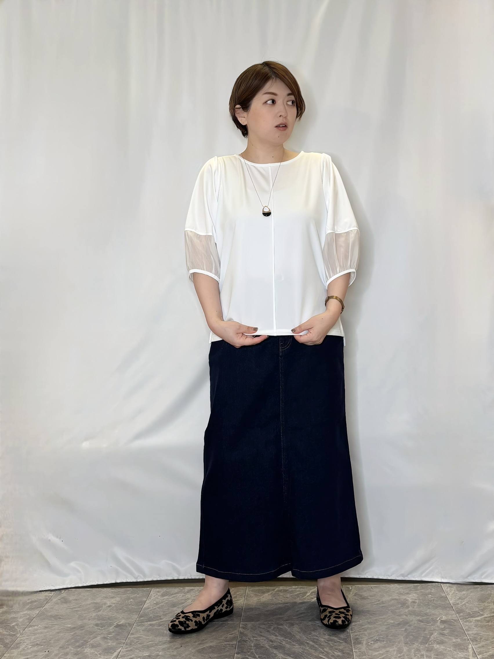 たみさんの「SHOO･LA･RUE｜【洗濯機可/S-LL】 大人のシアー感 お袖切り替えラウンドネックトップス」を使ったコーディネート