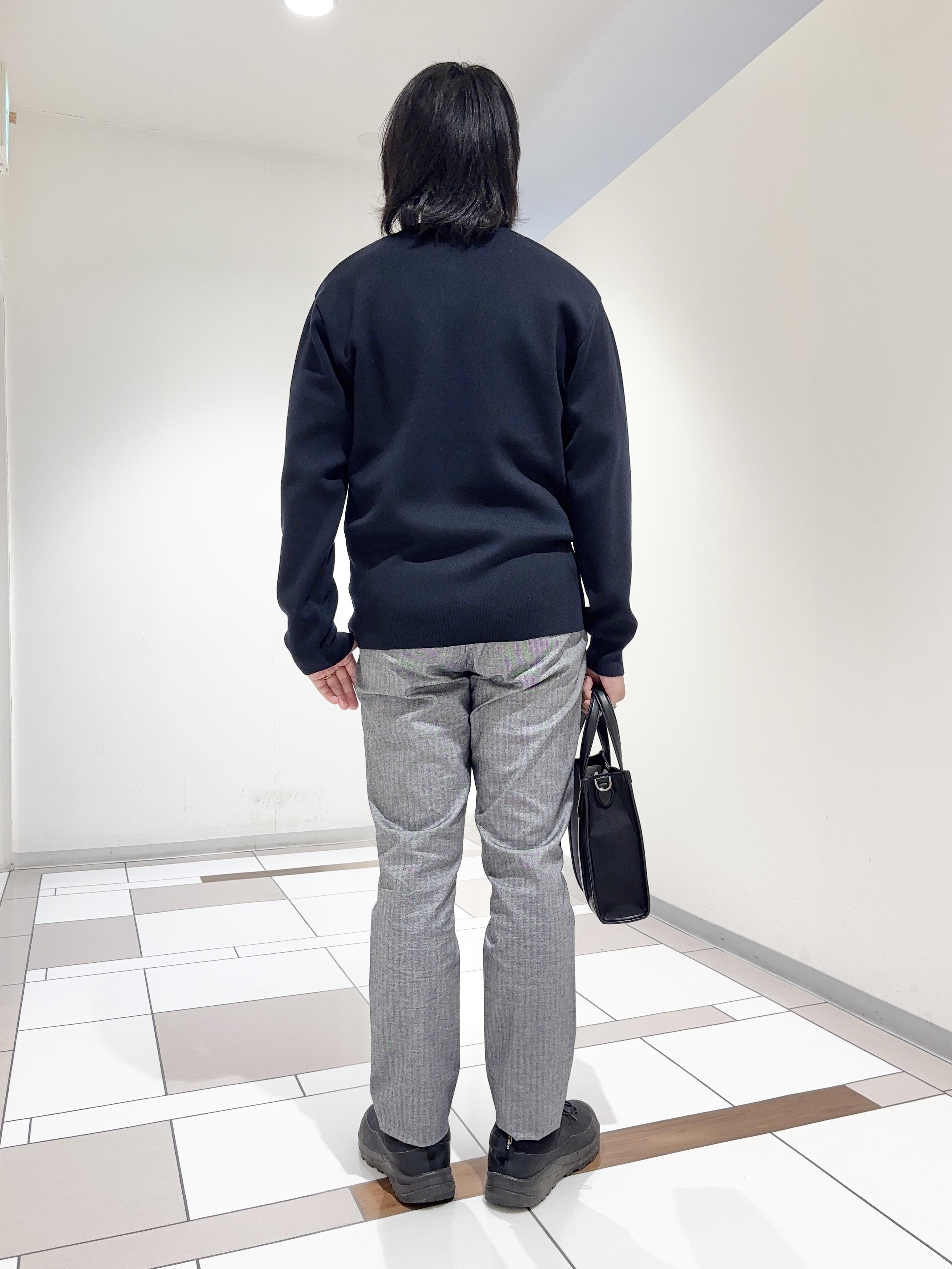 及川さんの「TAKEO KIKUCHI｜【BOWLER HAT LABEL】日本製クルーネックカーディガン」を使ったコーディネート