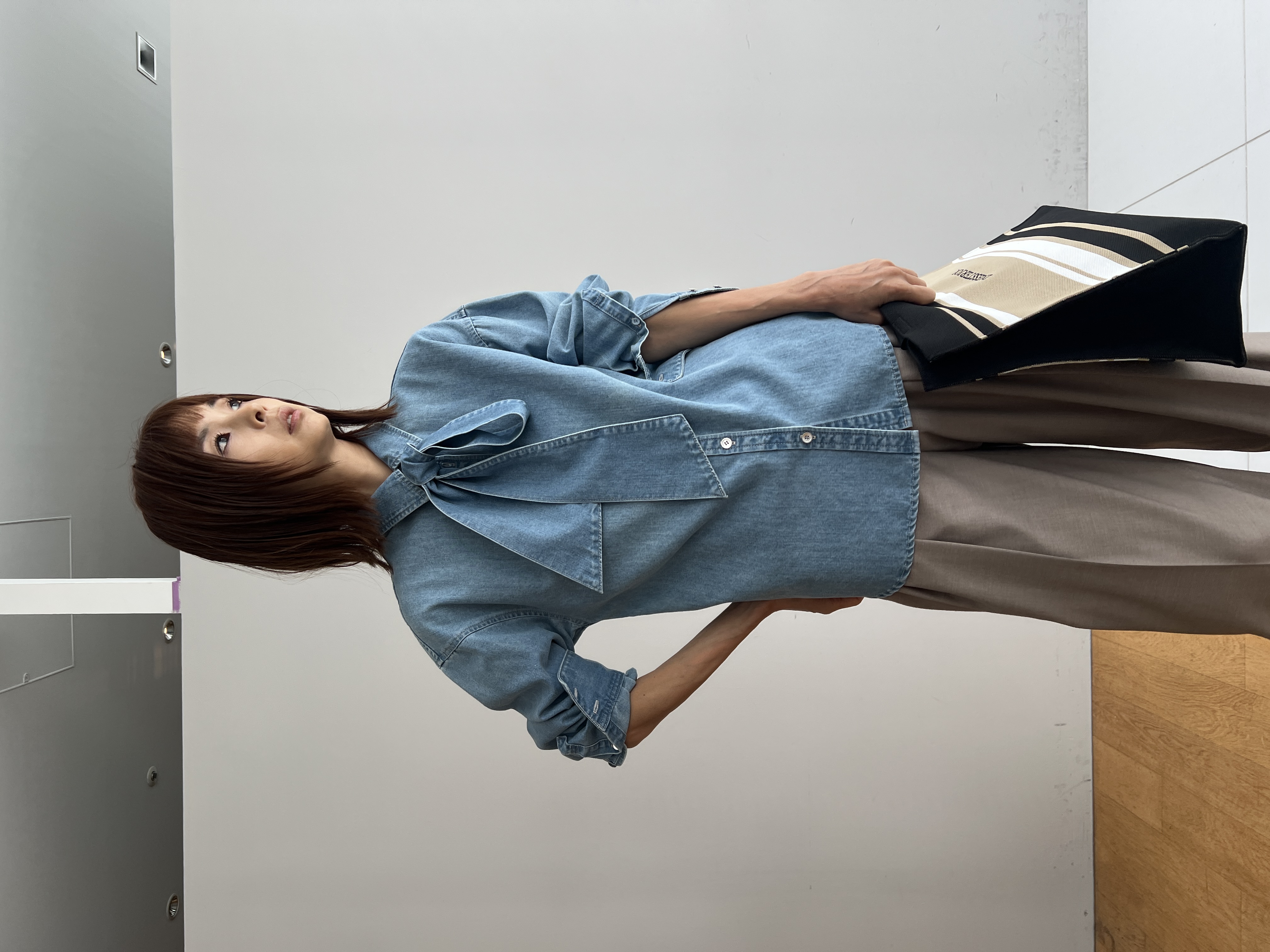 misaさんの「DRESSTERIOR｜【取り外し可能】2WAY ボウタイデニムシャツ」を使ったコーディネート