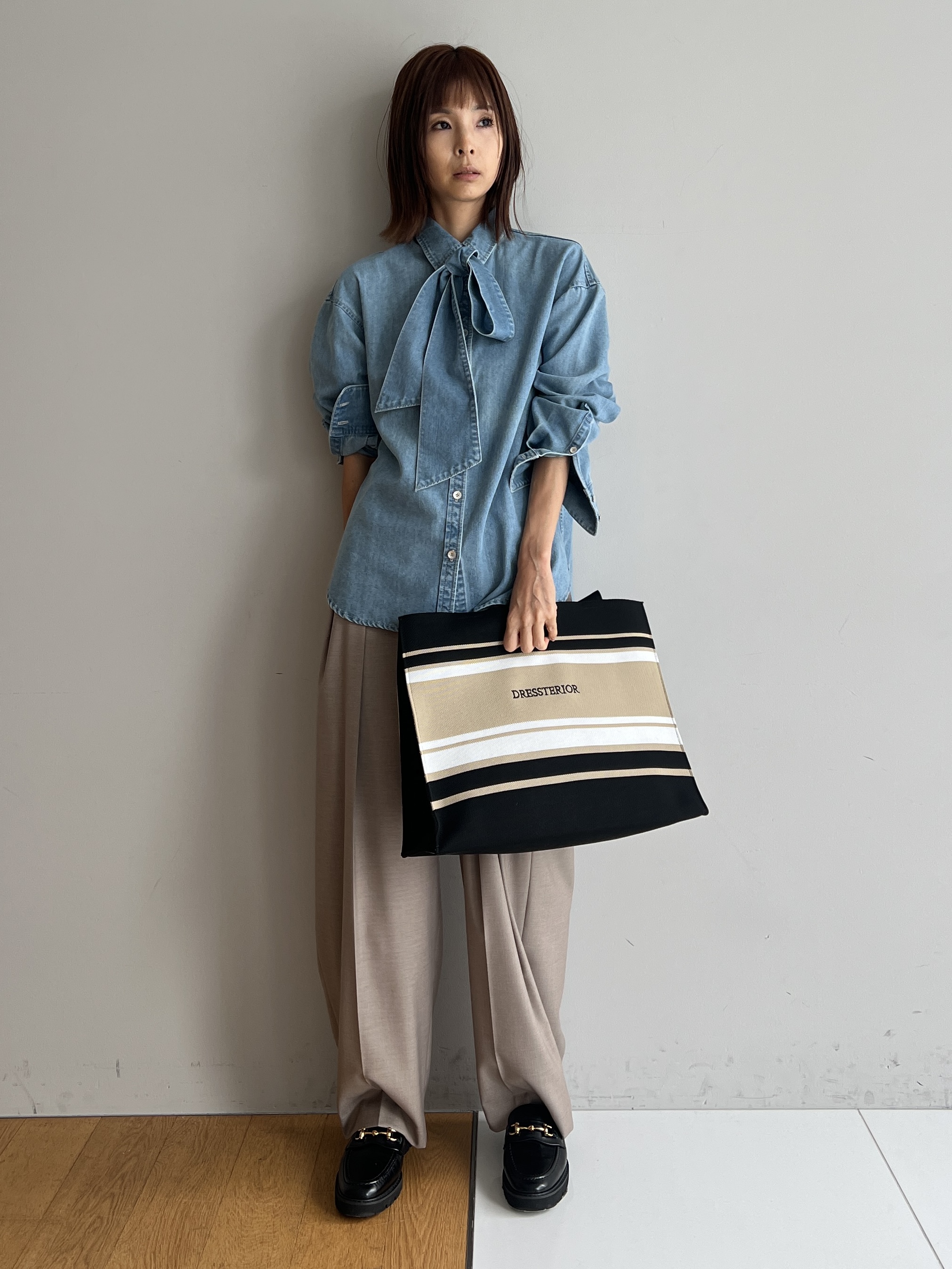 misaさんの「DRESSTERIOR｜【取り外し可能】2WAY ボウタイデニムシャツ」を使ったコーディネート