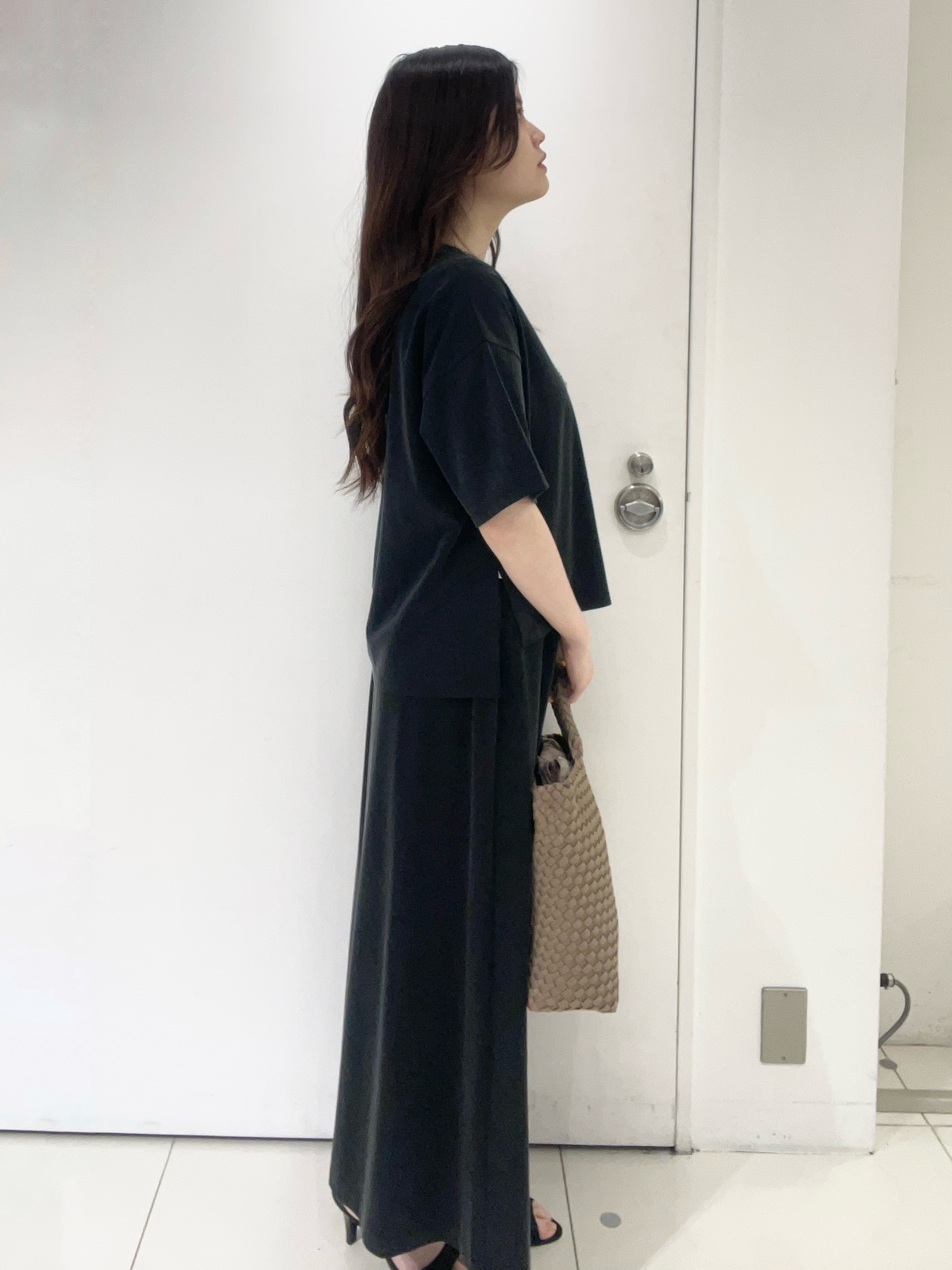 moeさんの「UNTITLED｜【きれいめTシャツ/セットアップ可】ヴィンテージライクプルオーバー」を使ったコーディネート