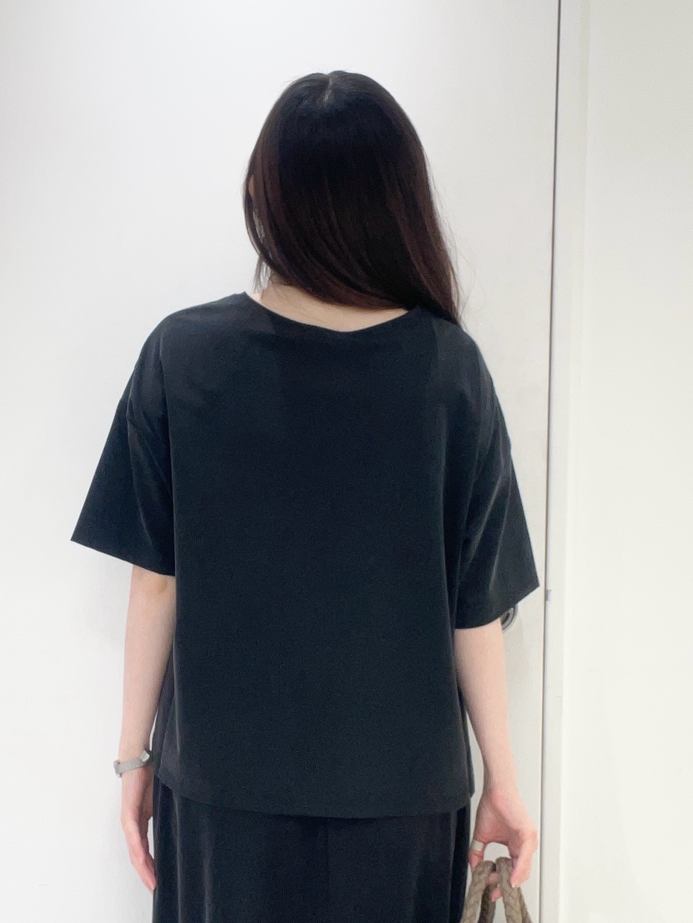 moeさんの「UNTITLED｜【きれいめTシャツ/セットアップ可】ヴィンテージライクプルオーバー」を使ったコーディネート