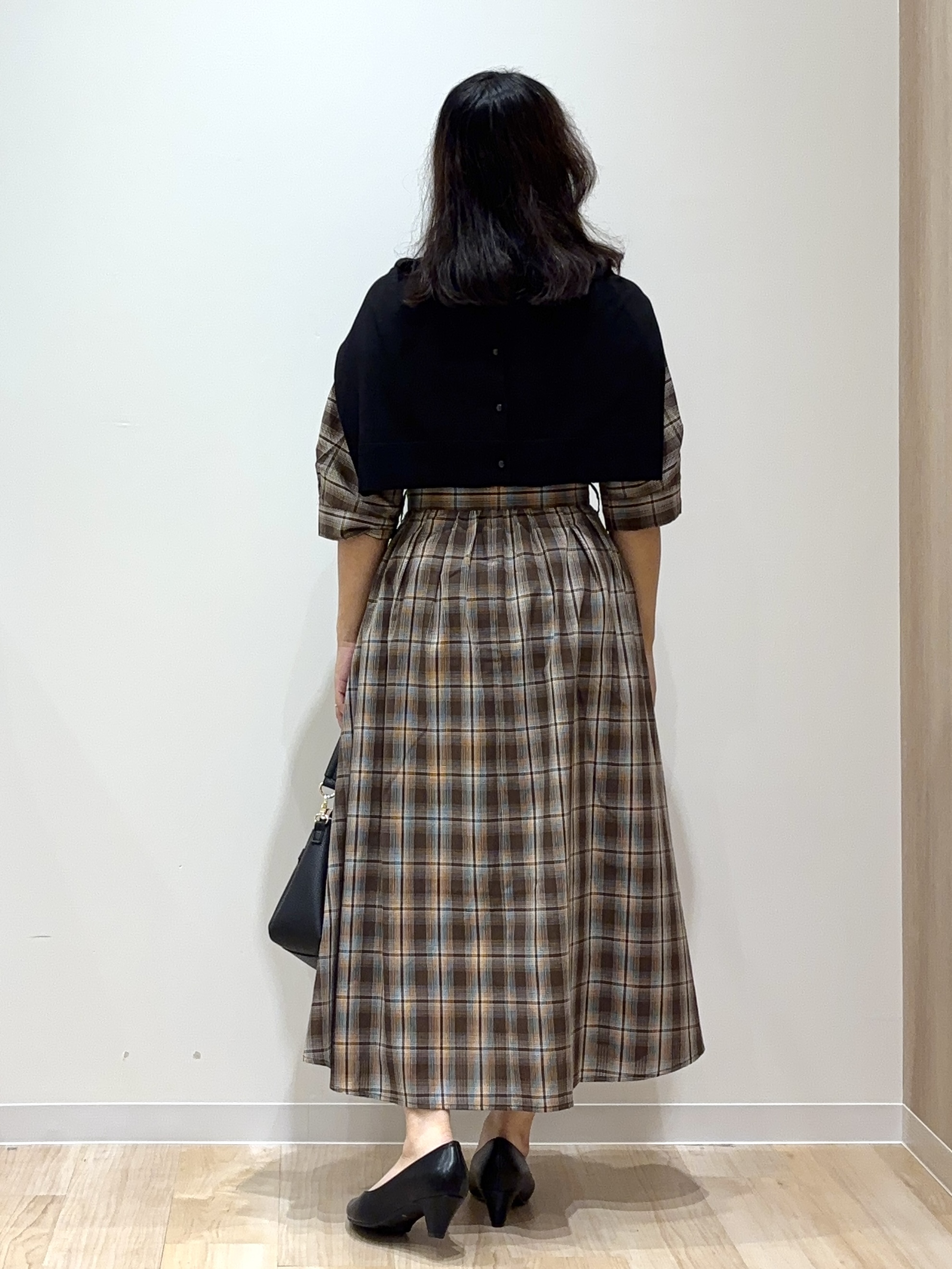 miraiさんの「grove｜袖レース編みニットカーディガン」を使ったコーディネート
