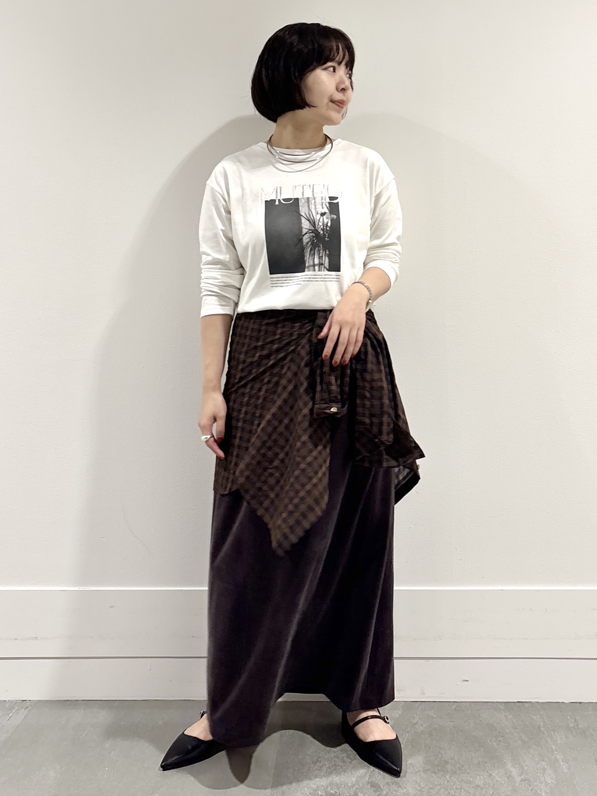 モエカさんの「UNTITLED｜【秋映え/羽織り】シアーチェックシャツブラウス」を使ったコーディネート
