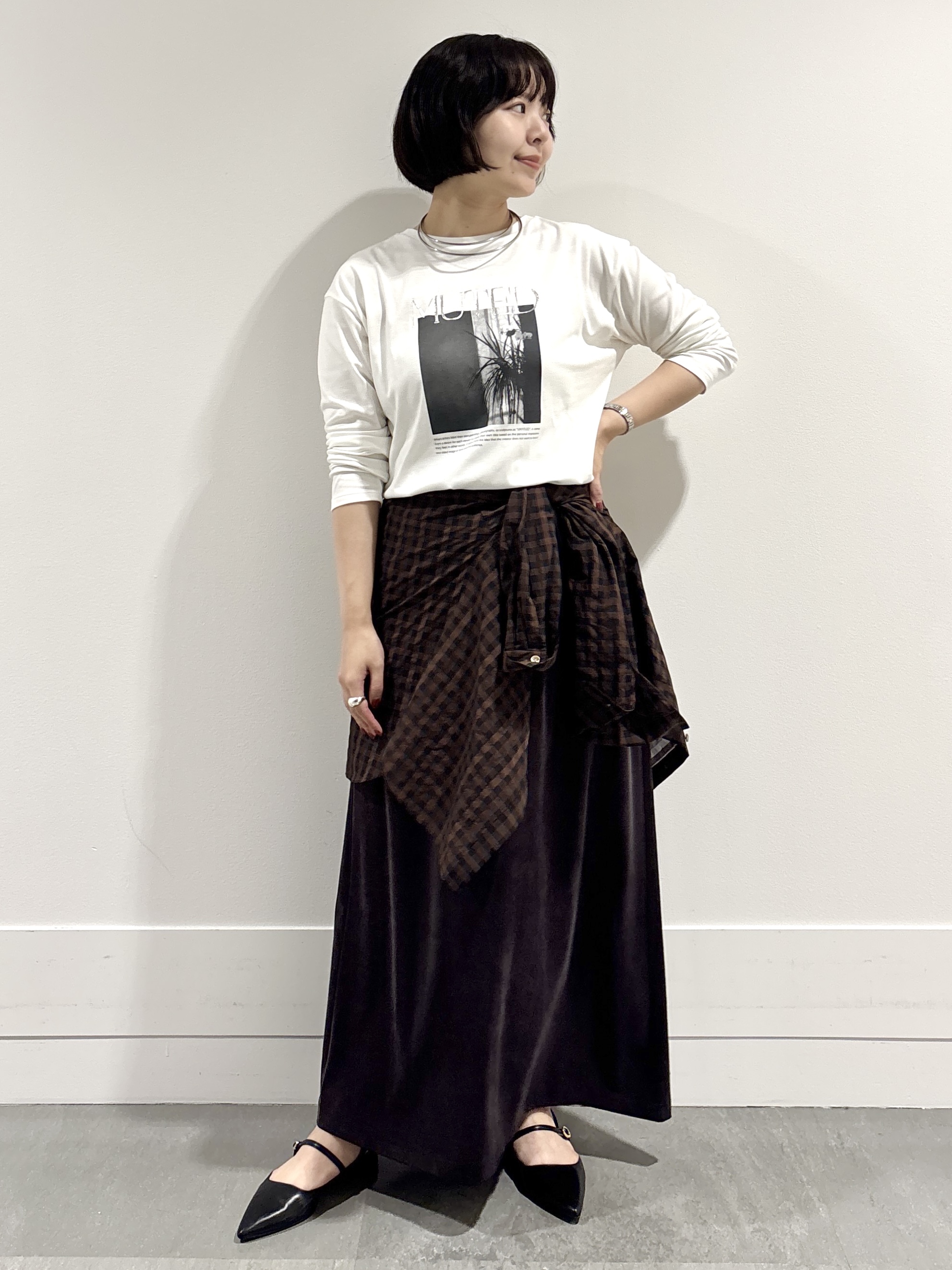 モエカさんの「UNTITLED｜【秋映え/羽織り】シアーチェックシャツブラウス」を使ったコーディネート