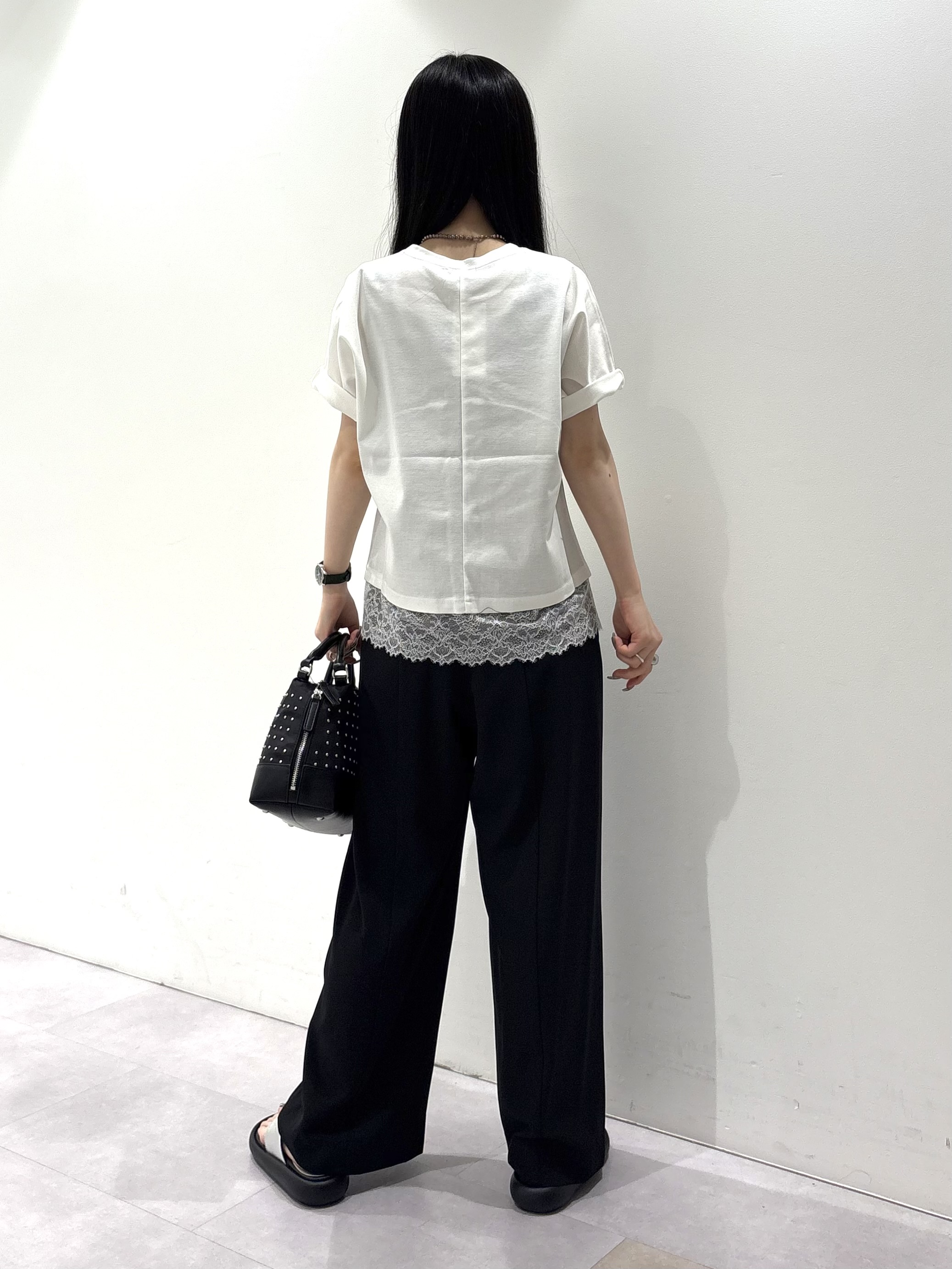 KEIKOさんの「INDIVI｜【汗ジミ防止／接触冷感】裾レースドルマンTシャツ」を使ったコーディネート