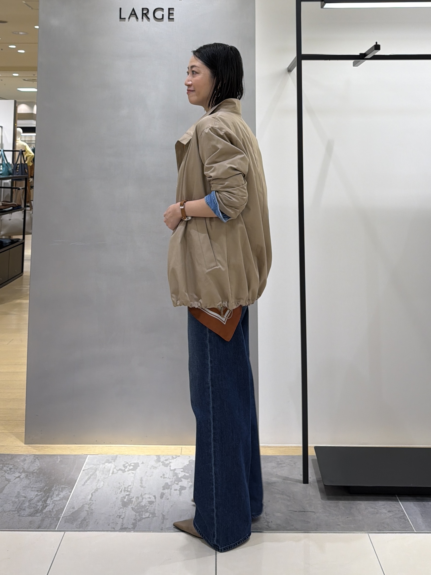 shihoさんの「INDIVI｜【撥水／UVケア】スタンドカラーブルゾン」を使ったコーディネート
