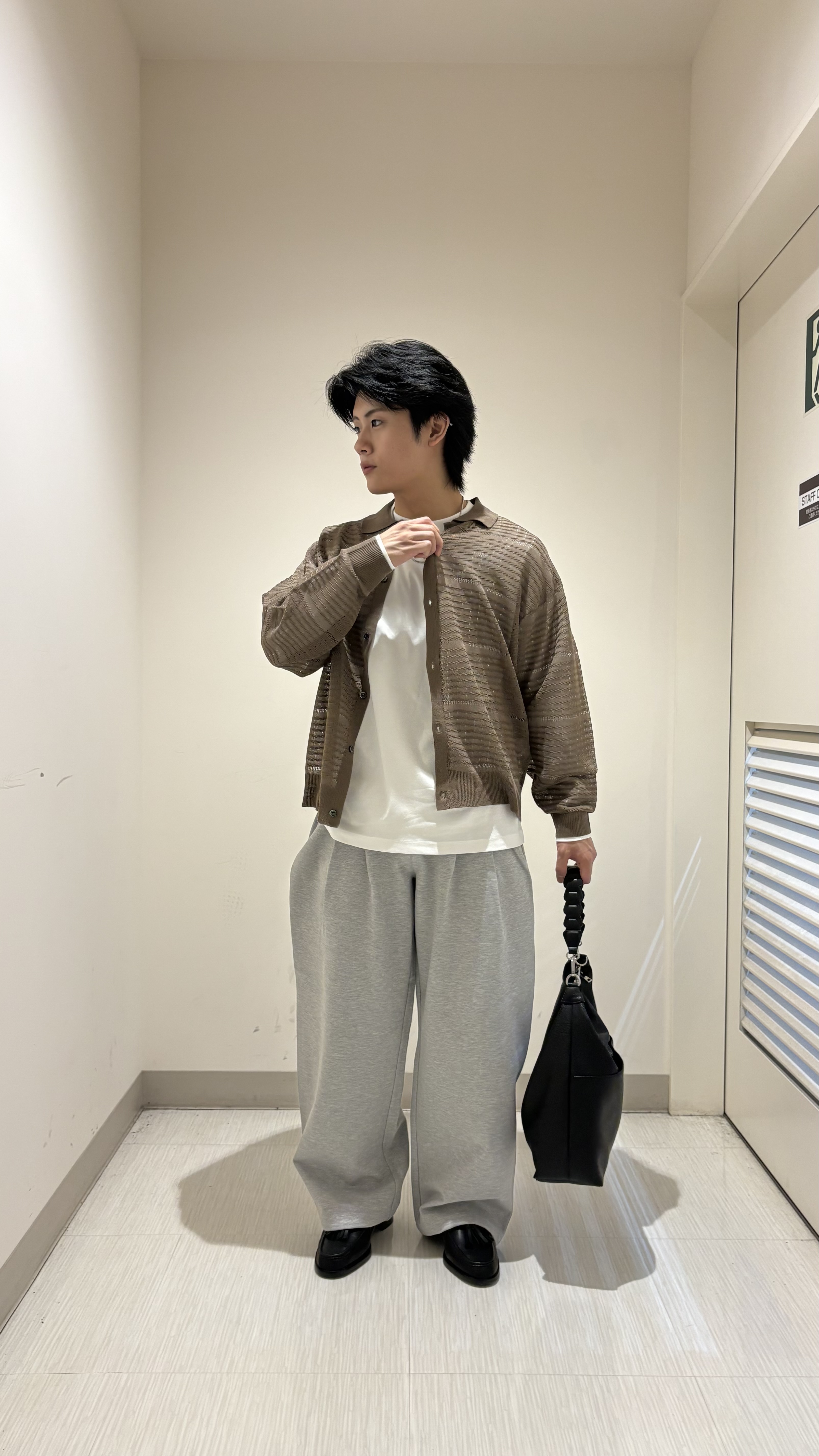 辻一樹さんの「tk.TAKEO KIKUCHI｜【接触冷感／吸水速乾】クールドライコットンTシャツ」を使ったコーディネート