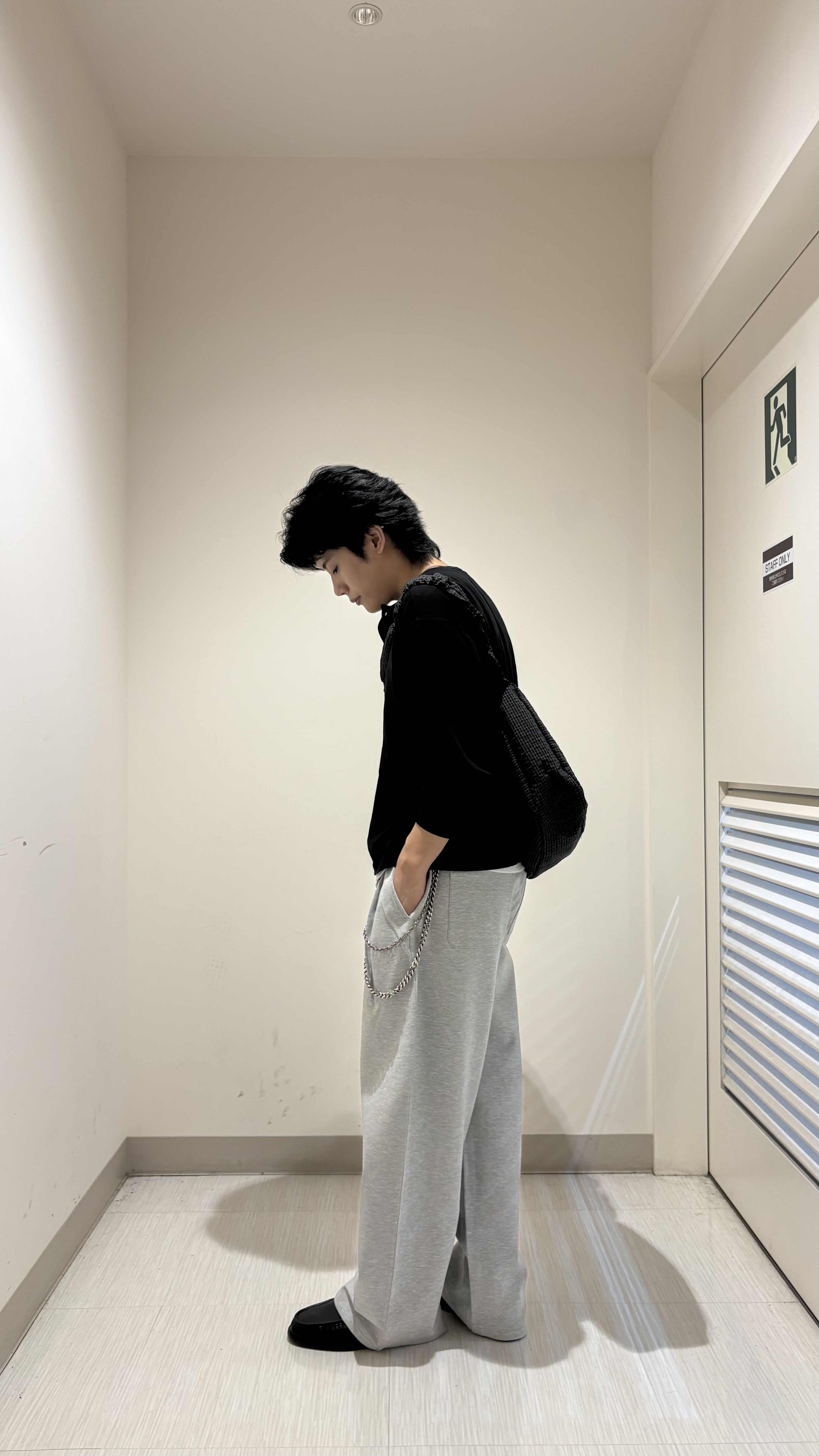 辻一樹さんの「tk.TAKEO KIKUCHI｜ヘンリーネック長袖Tシャツ」を使ったコーディネート