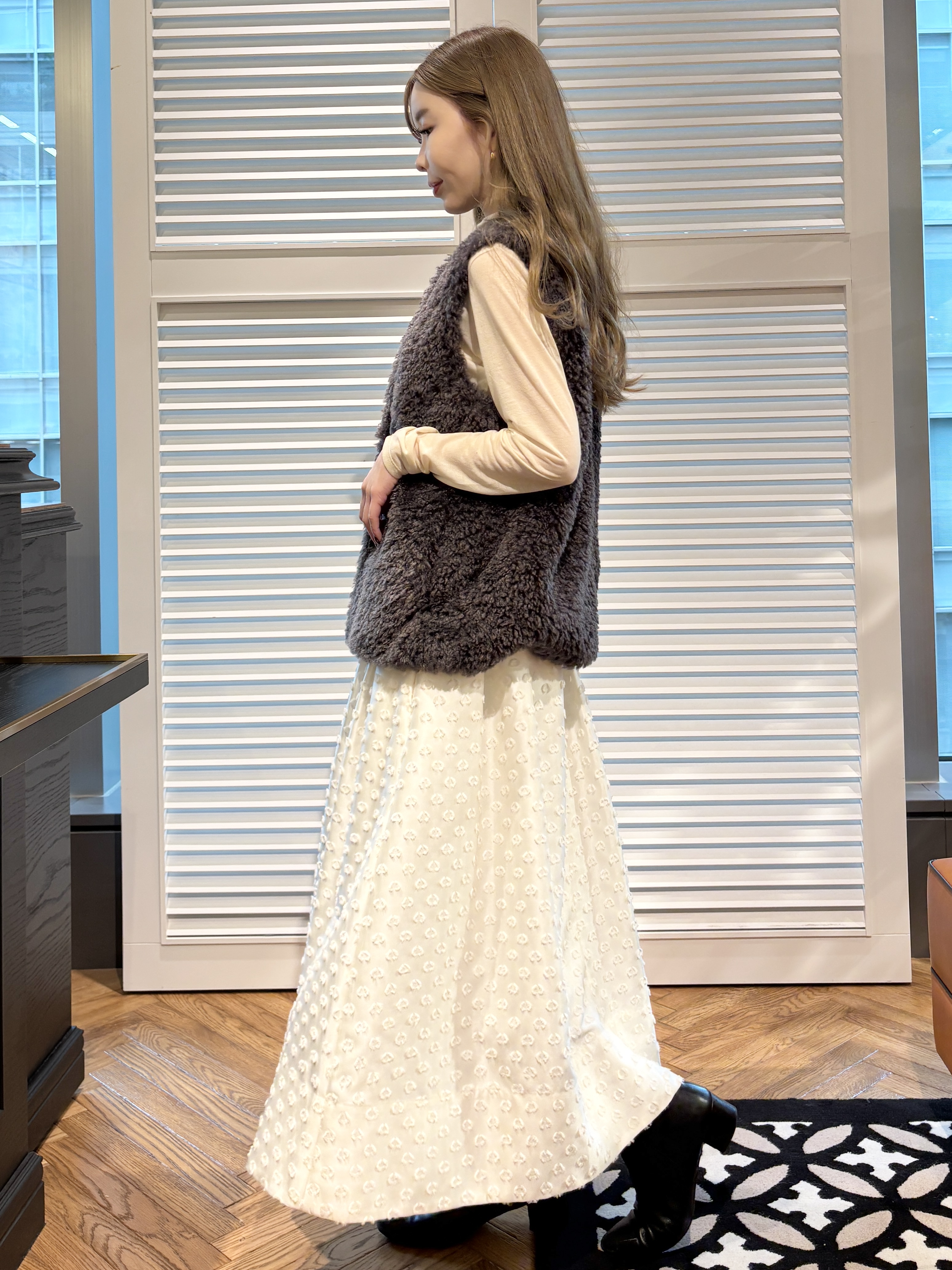 清水夏姫さんの「DRESSTERIOR｜カットジャガードボリュームスカート」を使ったコーディネート