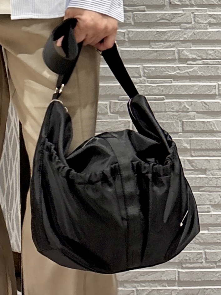 Pーyamaさんの「THE SHOP TK｜【洗濯機OK／ユニセックス】ダンボール ロゴスウェット」を使ったコーディネート