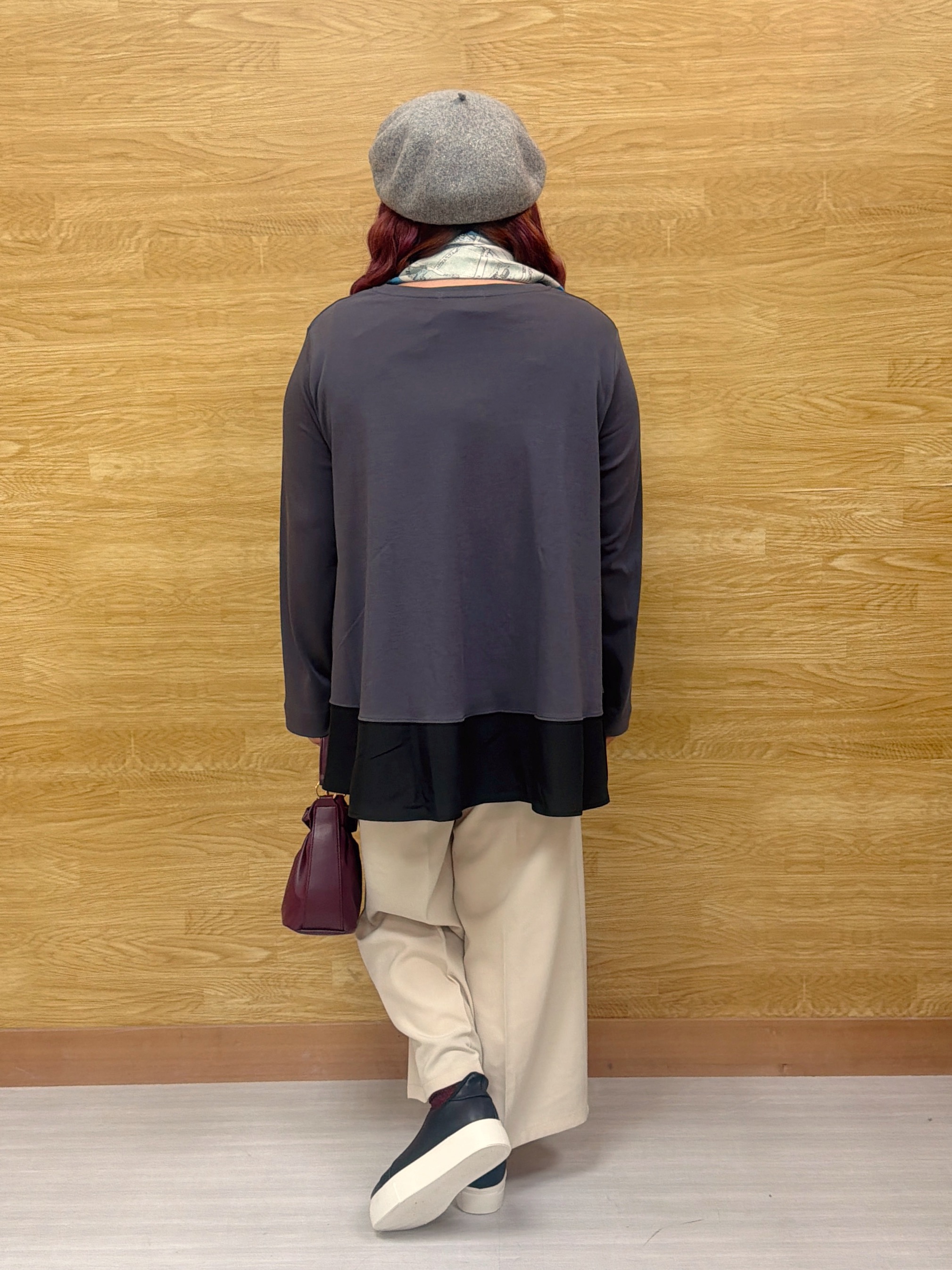 ぁむさんの「SHOO･LA･RUE｜【S-LL/体型カバー】すっぽり隠れる 裾切り替えAライン長袖ゆるトップス」を使ったコーディネート